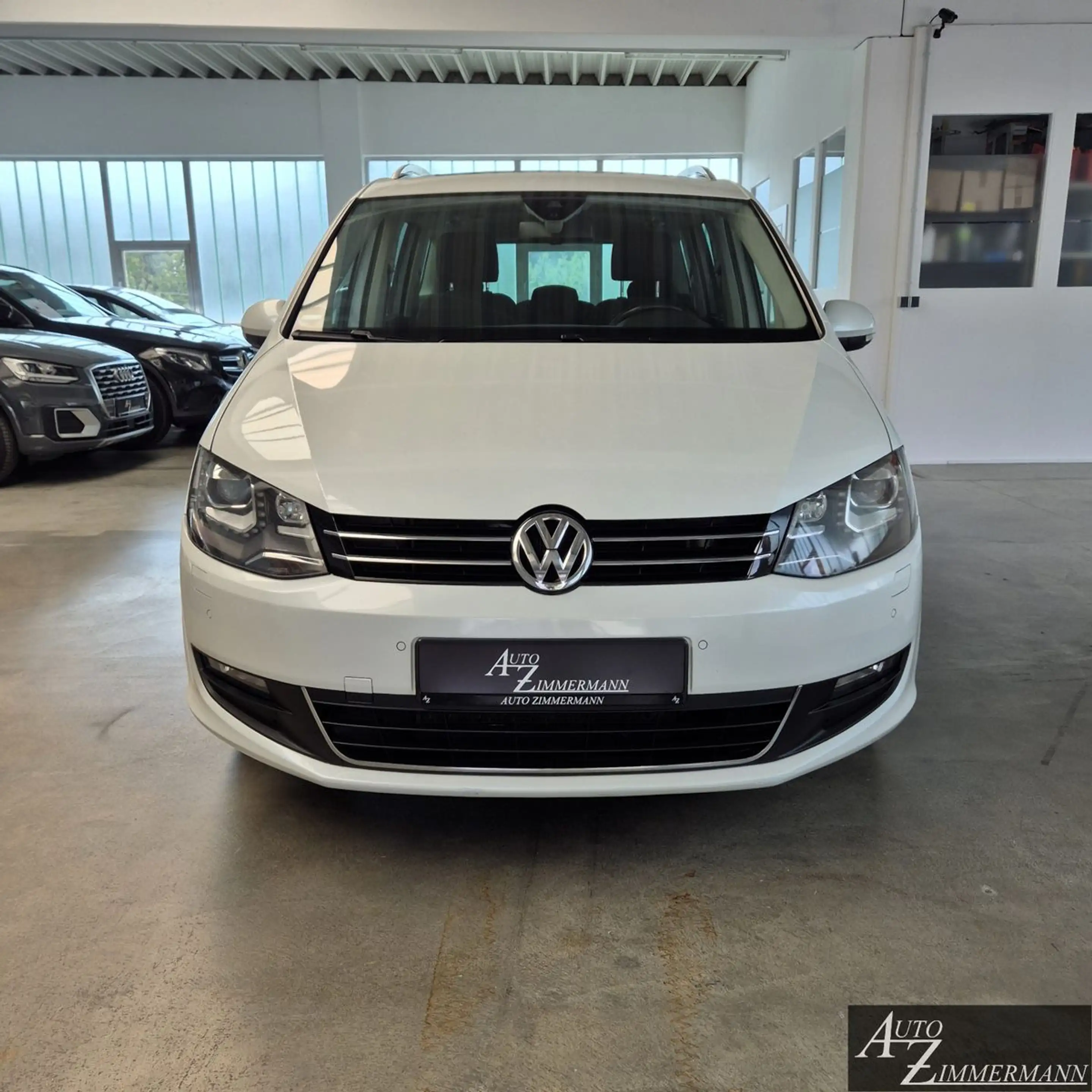 Volkswagen Sharan 2,0TDI DSG Navi*XEN*Standheiz*Kamera*AHK — photo 2