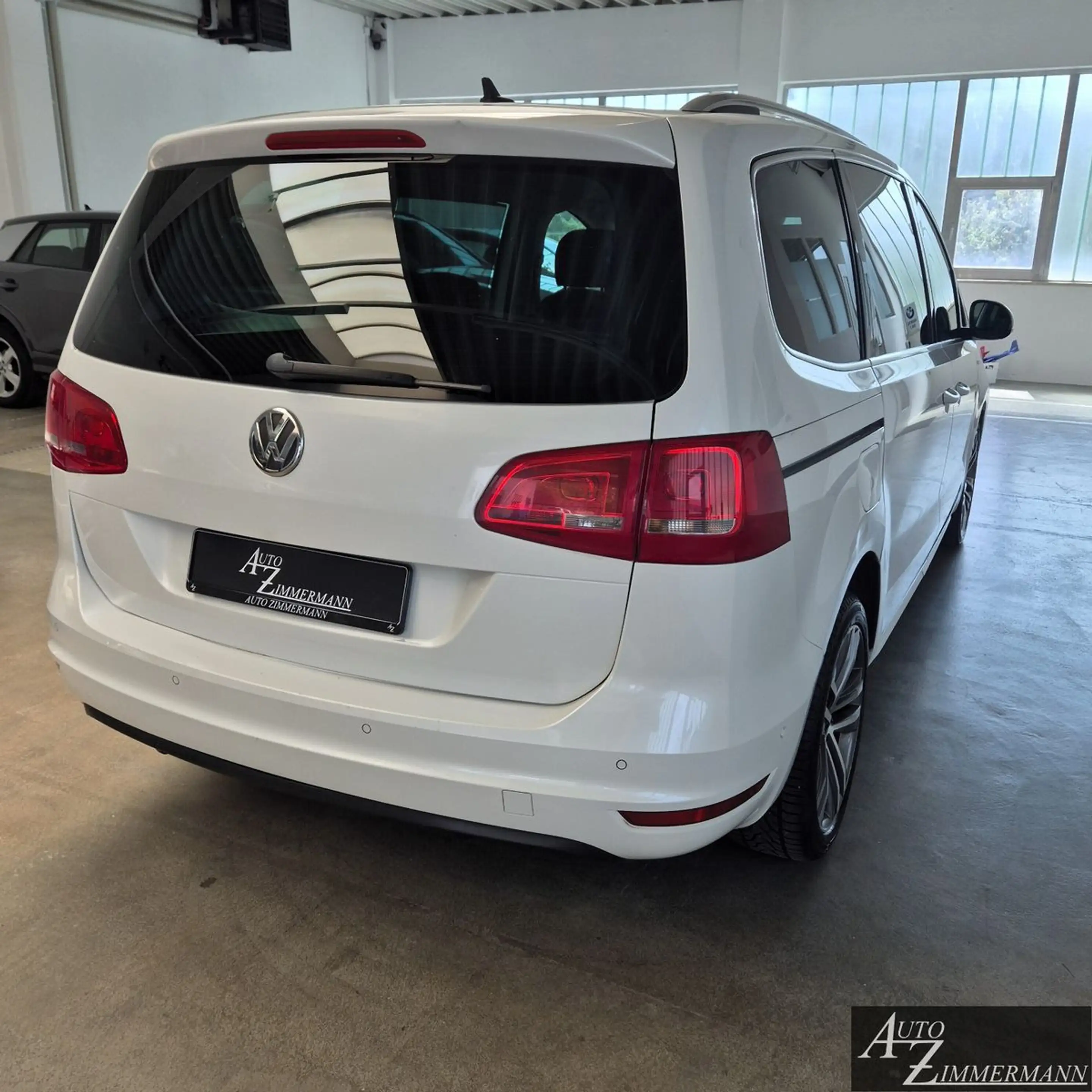 Volkswagen Sharan 2,0TDI DSG Navi*XEN*Standheiz*Kamera*AHK — photo 6