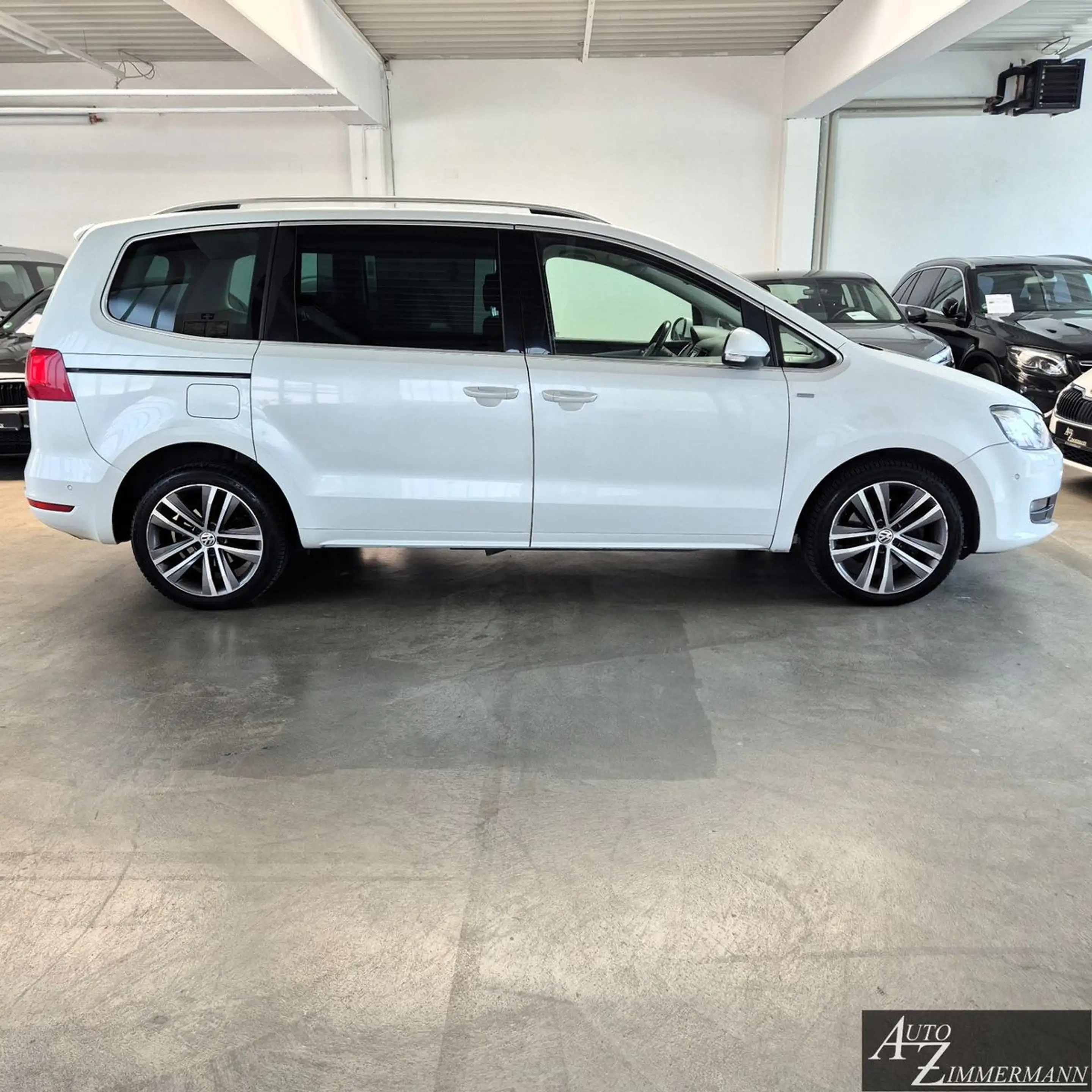 Volkswagen Sharan 2,0TDI DSG Navi*XEN*Standheiz*Kamera*AHK — photo 4
