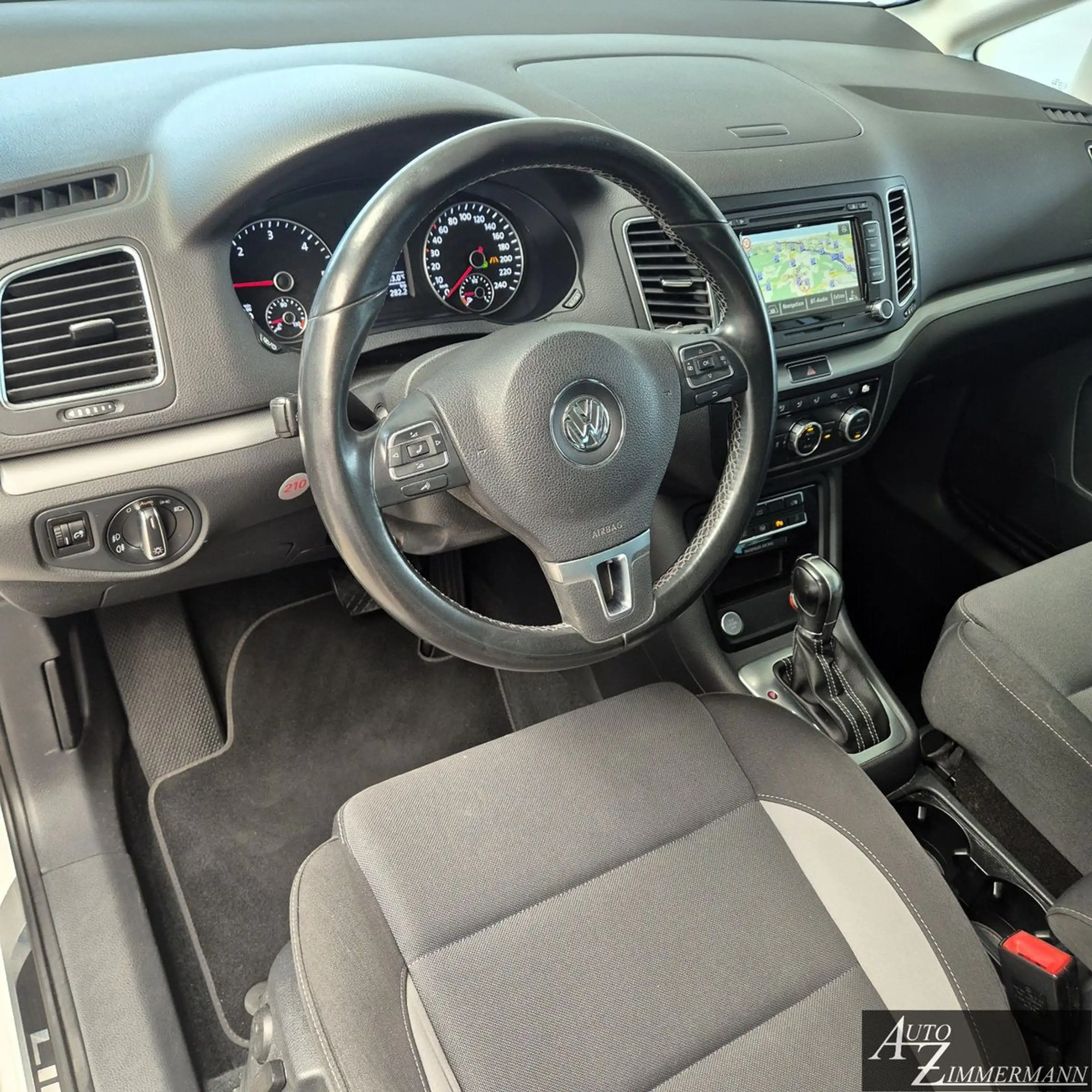 Volkswagen Sharan 2,0TDI DSG Navi*XEN*Standheiz*Kamera*AHK — photo 7
