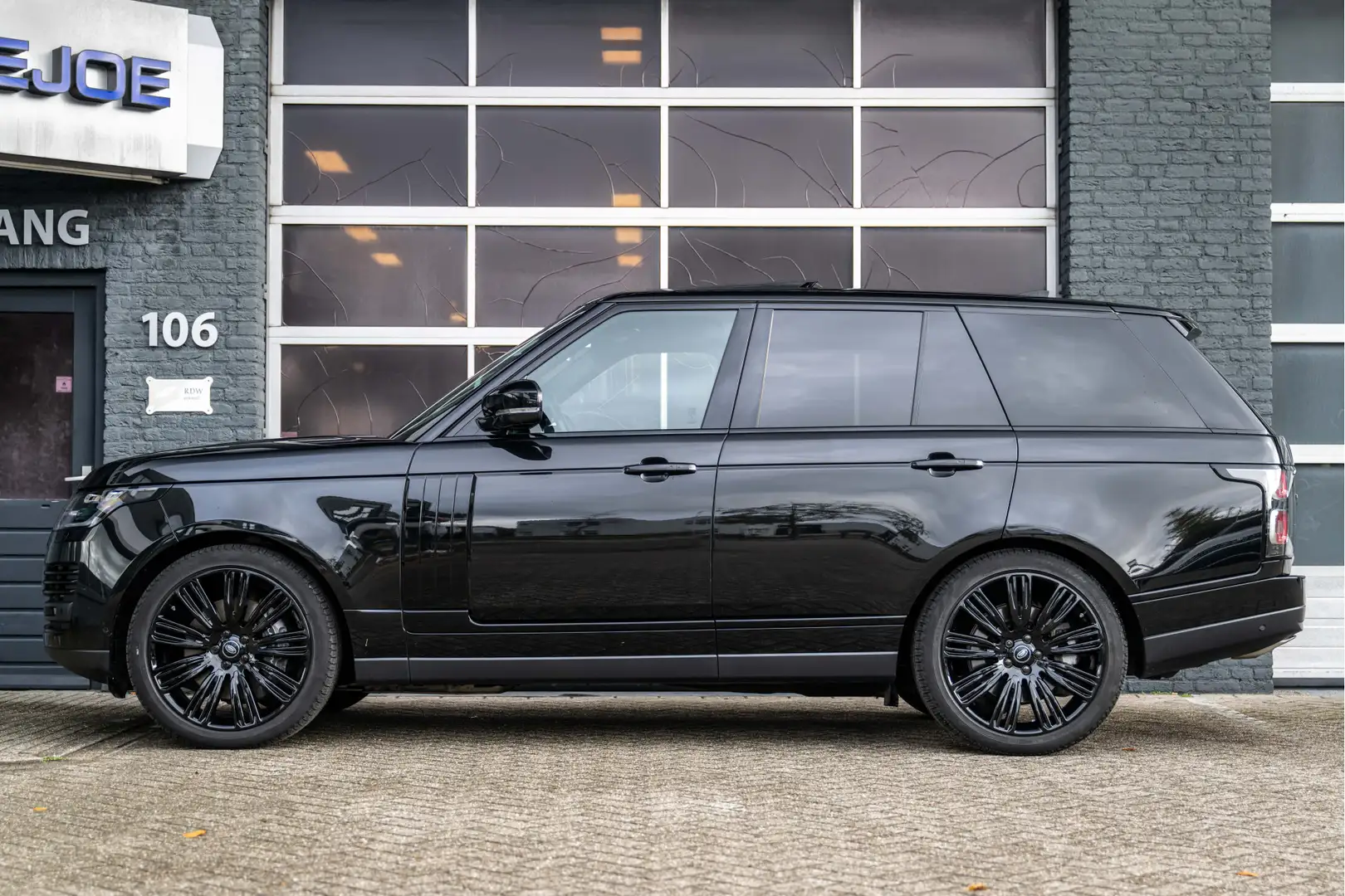 Land Rover Range Rover P400 Vogue Pano, Leder, 22LM, soft close, Black Li Noir - 2