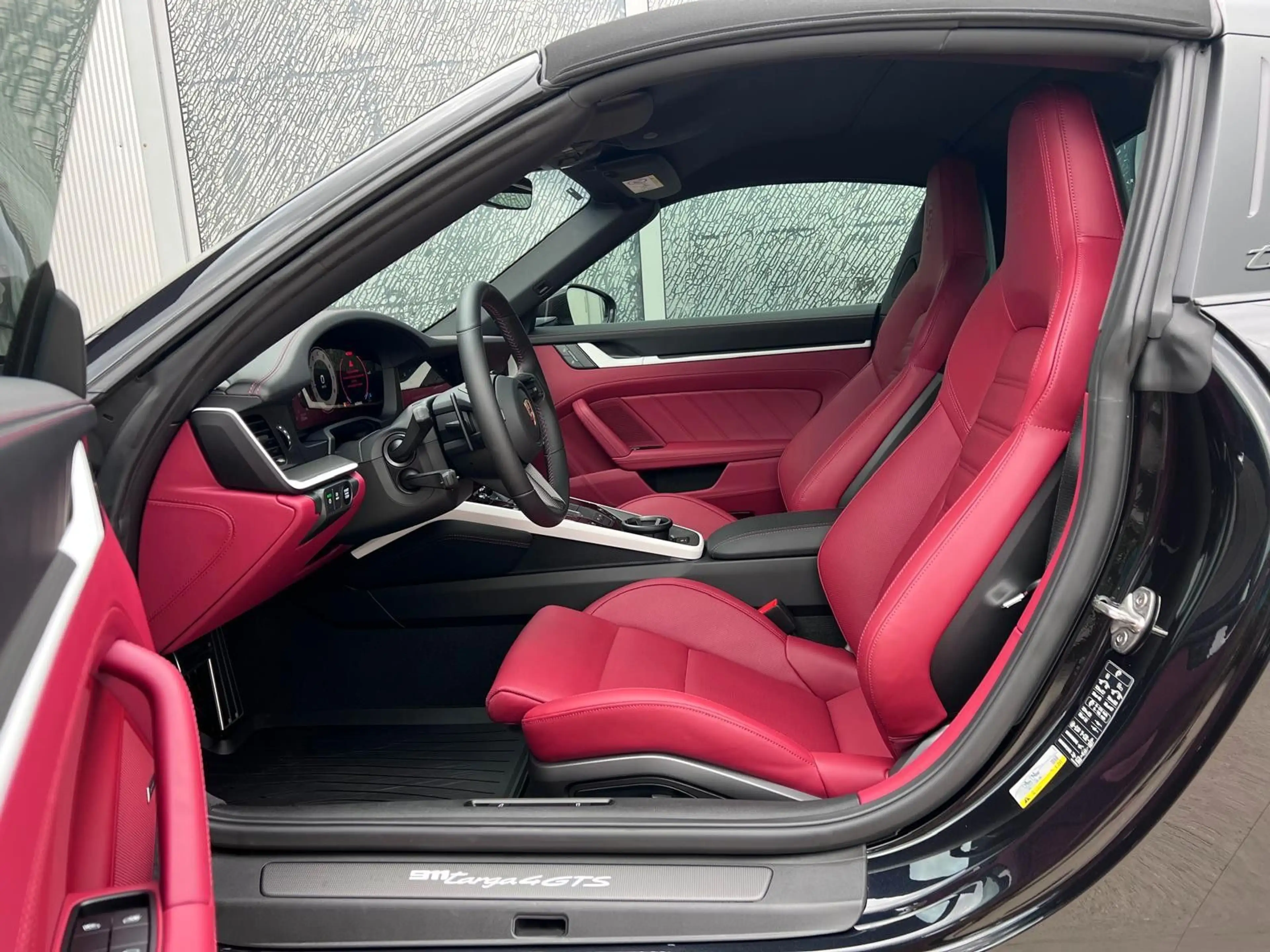 Porsche 992 911 Targa 4 GTS Sport Design*PDCC*Lift*Carbo*HAL — photo 10