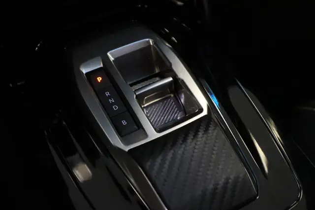 Peugeot E-2008 view 13