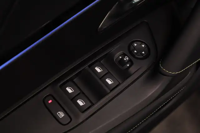 Peugeot E-2008 view 12