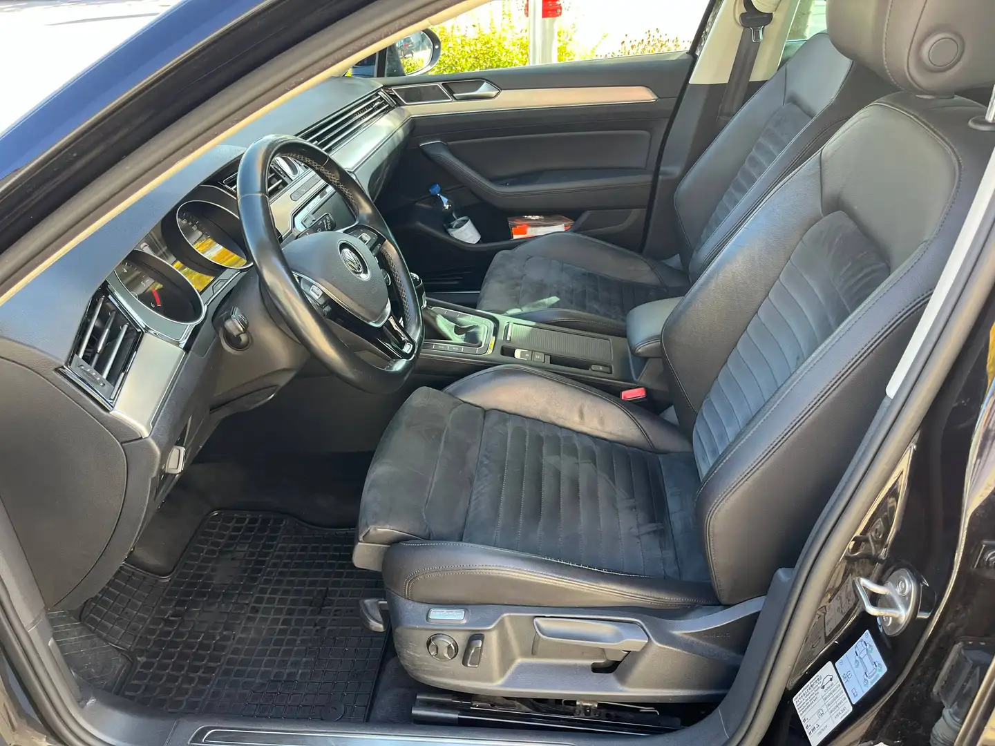 Volkswagen Passat Variant Passat Variant SCR Highline 2,0 TDI 4Motion Highline Schwarz - 2