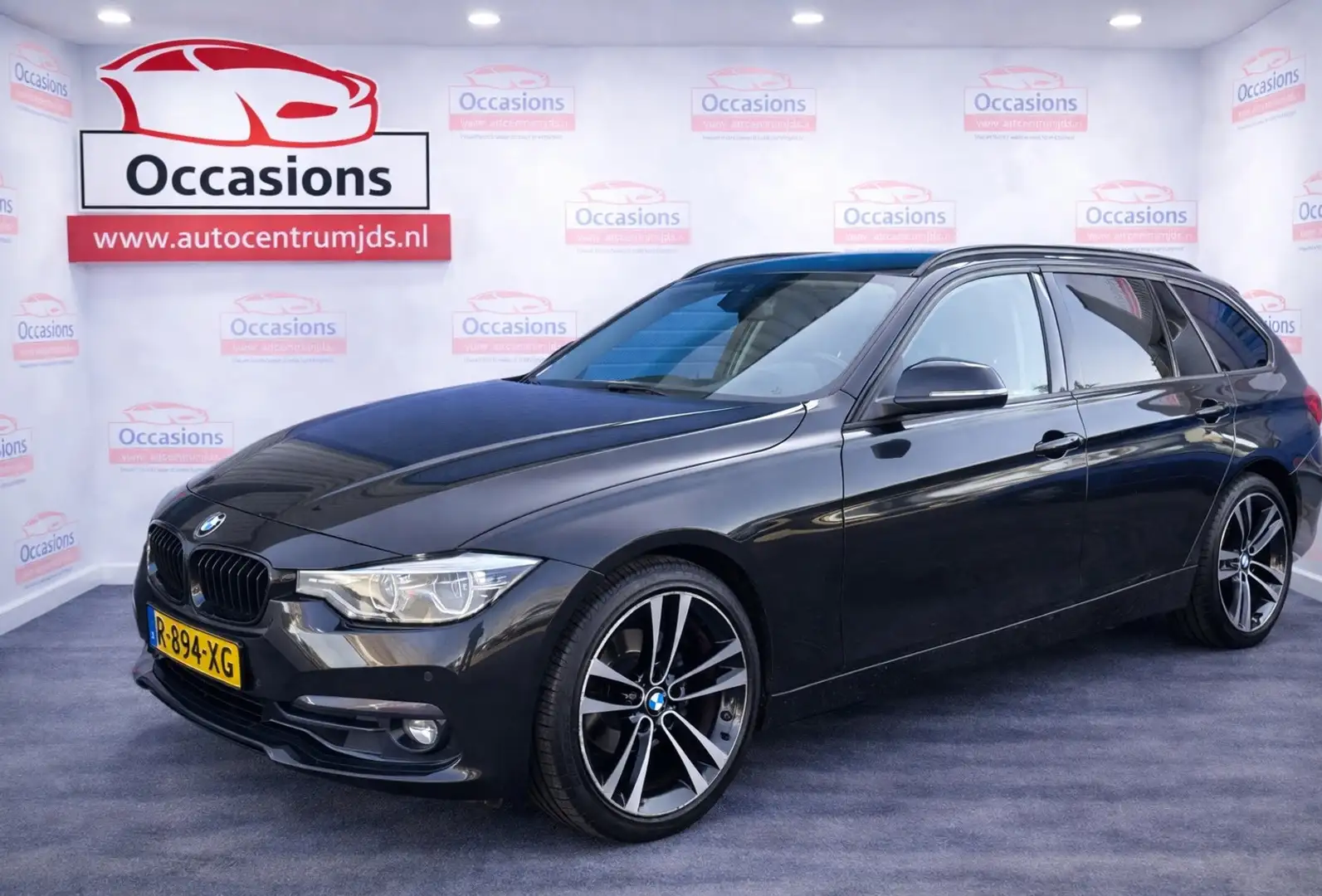 BMW 320 3-serie Touring 320i Luxury Edition 180 PK Black L Schwarz - 1