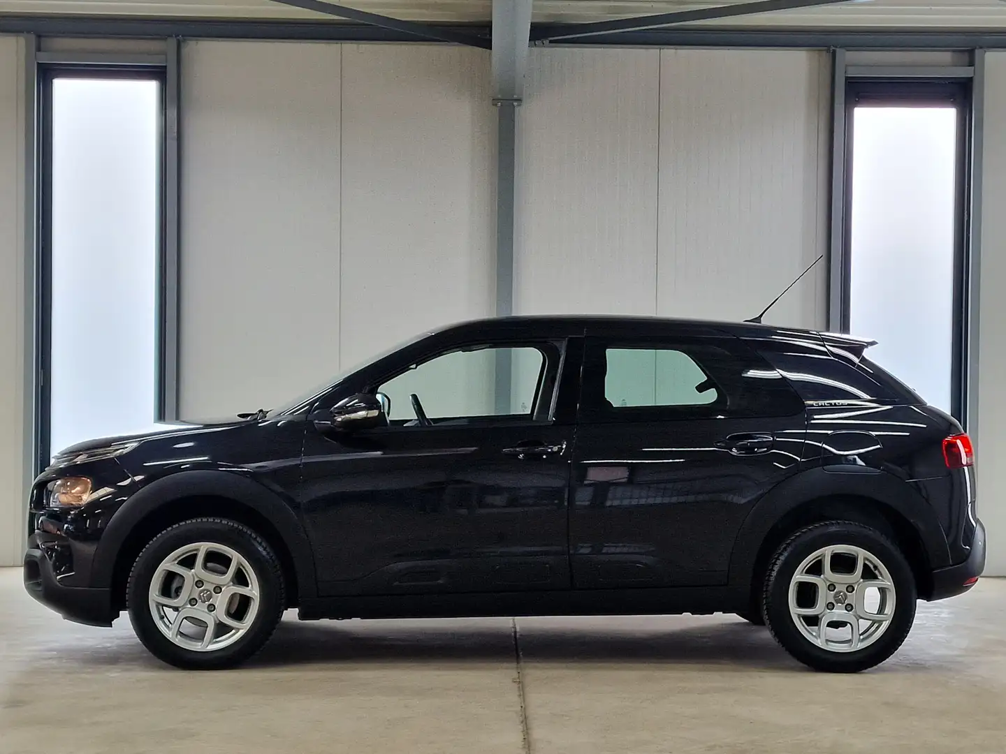 Citroen C4 Cactus 1.2 PureTech Feel | Ecc | Trekhaak | Zwart - 2