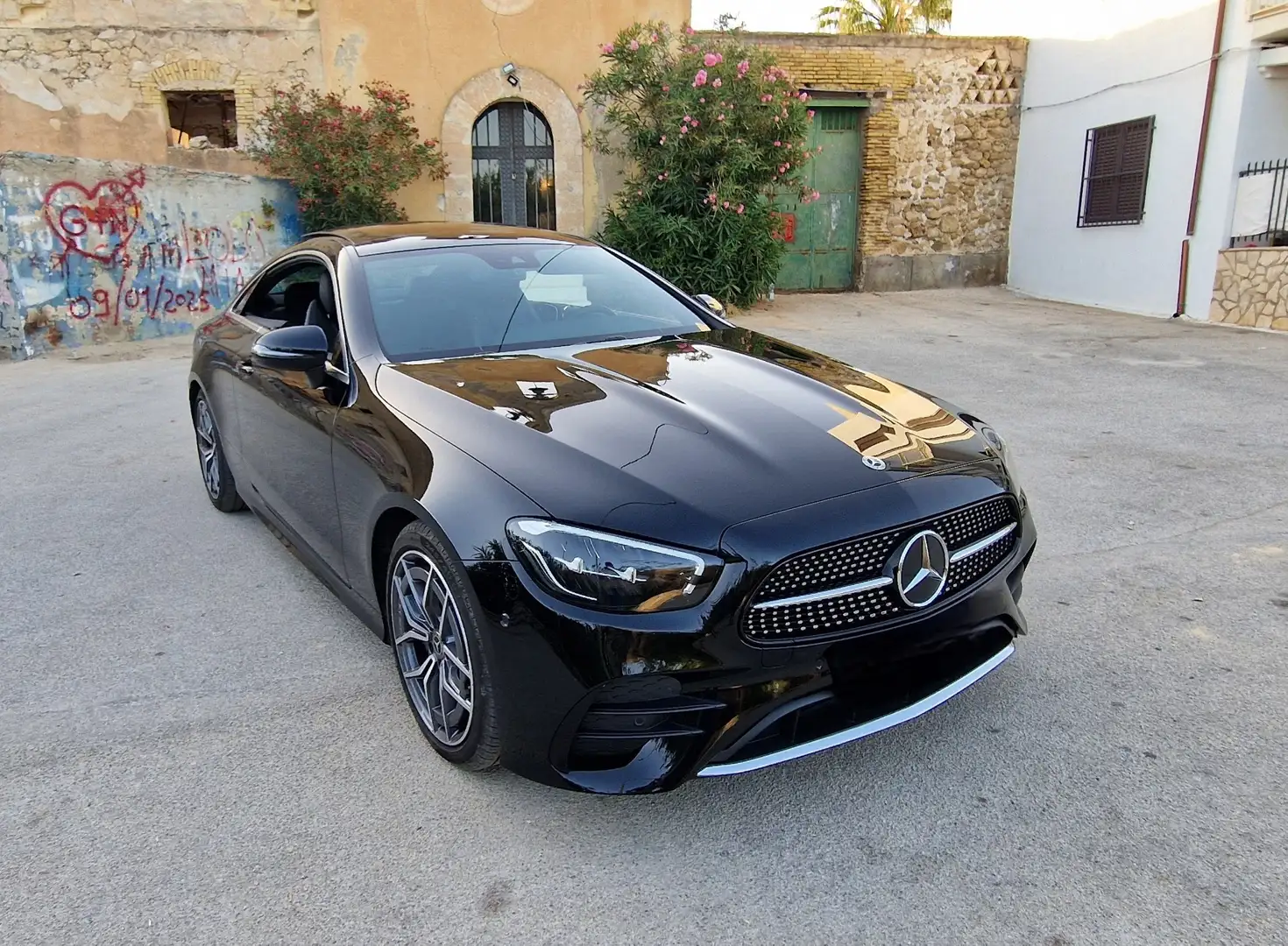 Mercedes-Benz E 200 COUPÉ AMG - 1
