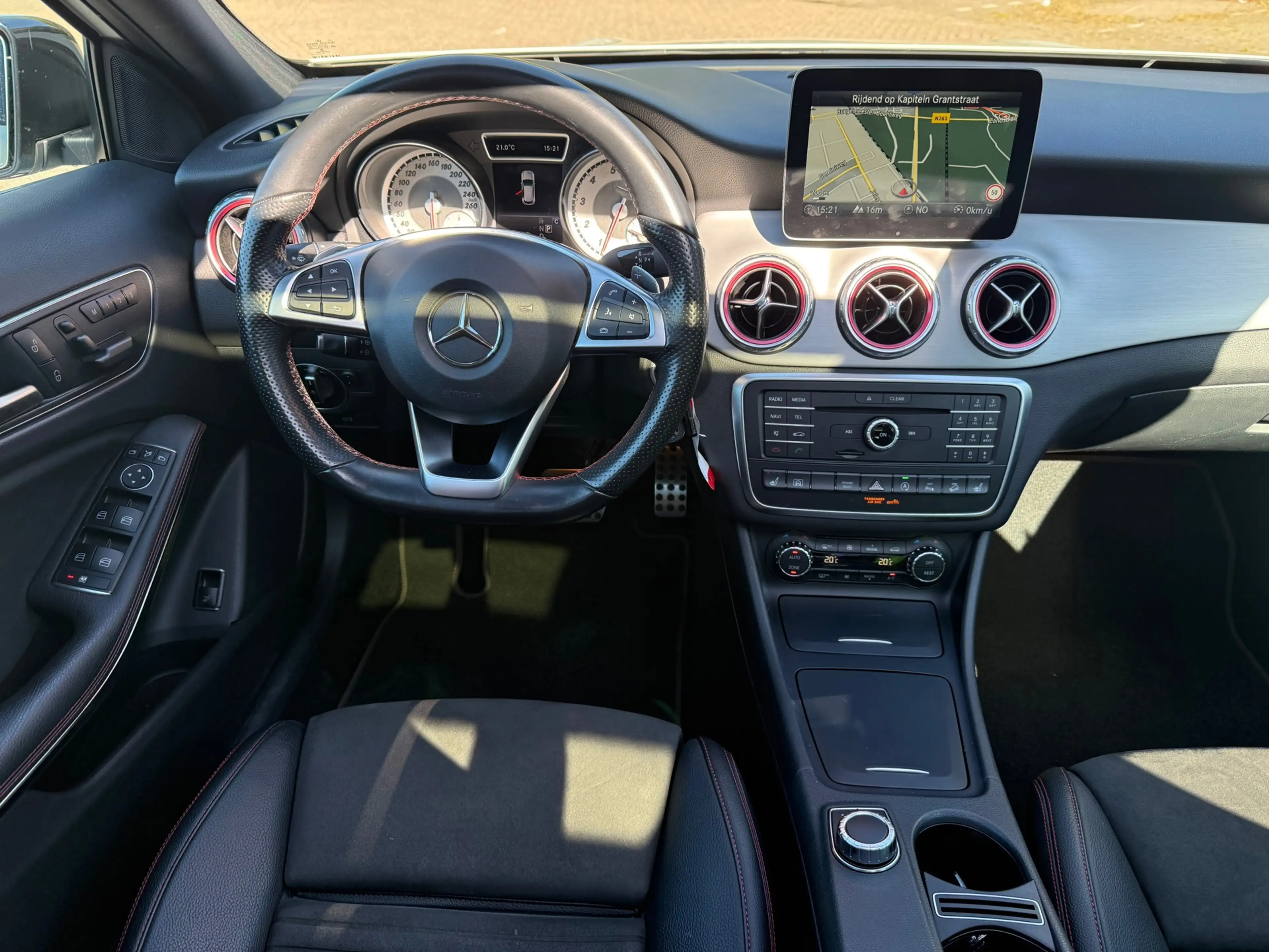 Mercedes-Benz GLA 250 4Matic Prestige AMG l Panoramadak l Camera l Clima — photo 3