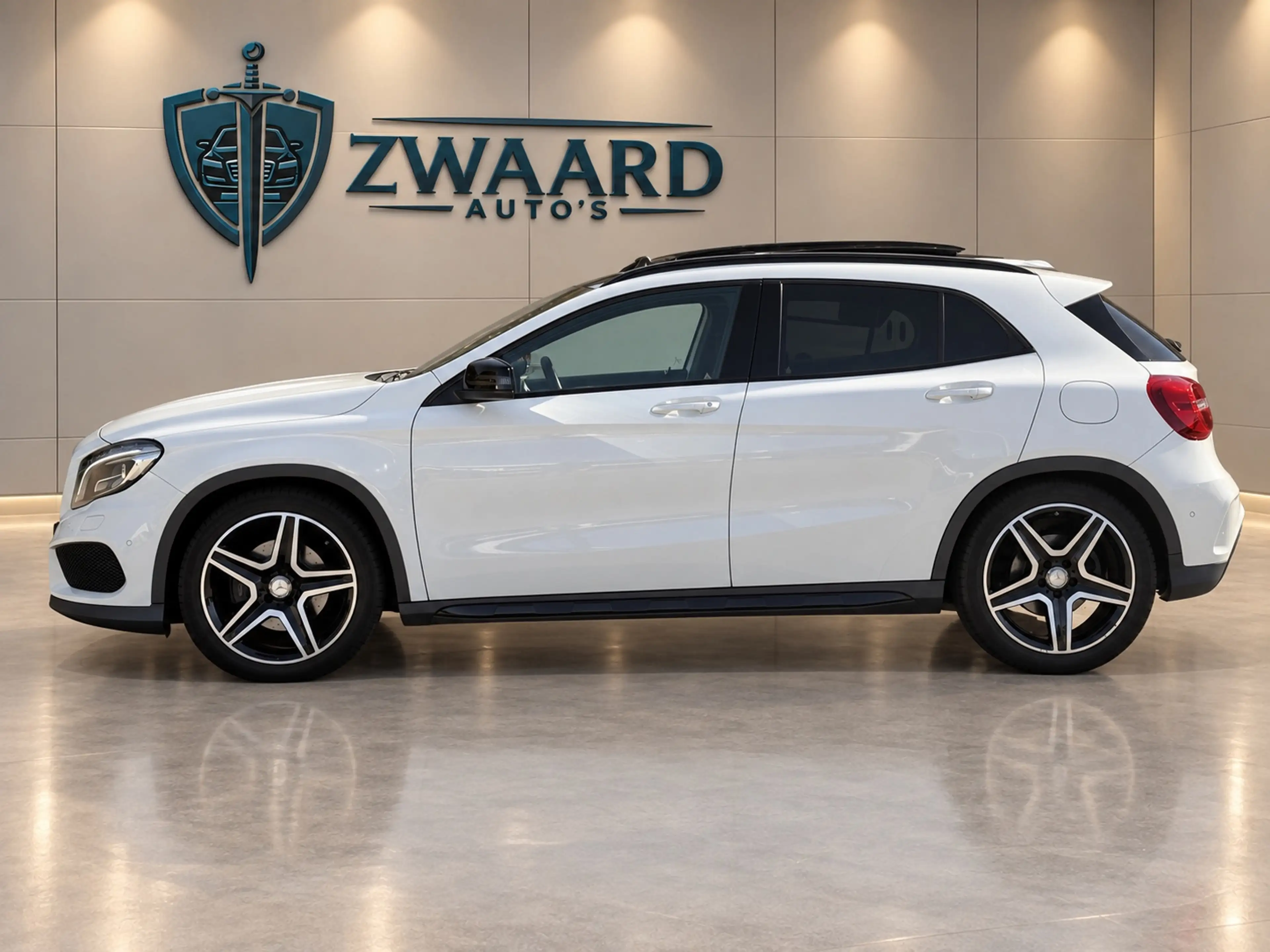 Mercedes-Benz GLA 250 4Matic Prestige AMG l Panoramadak l Camera l Clima — photo 2