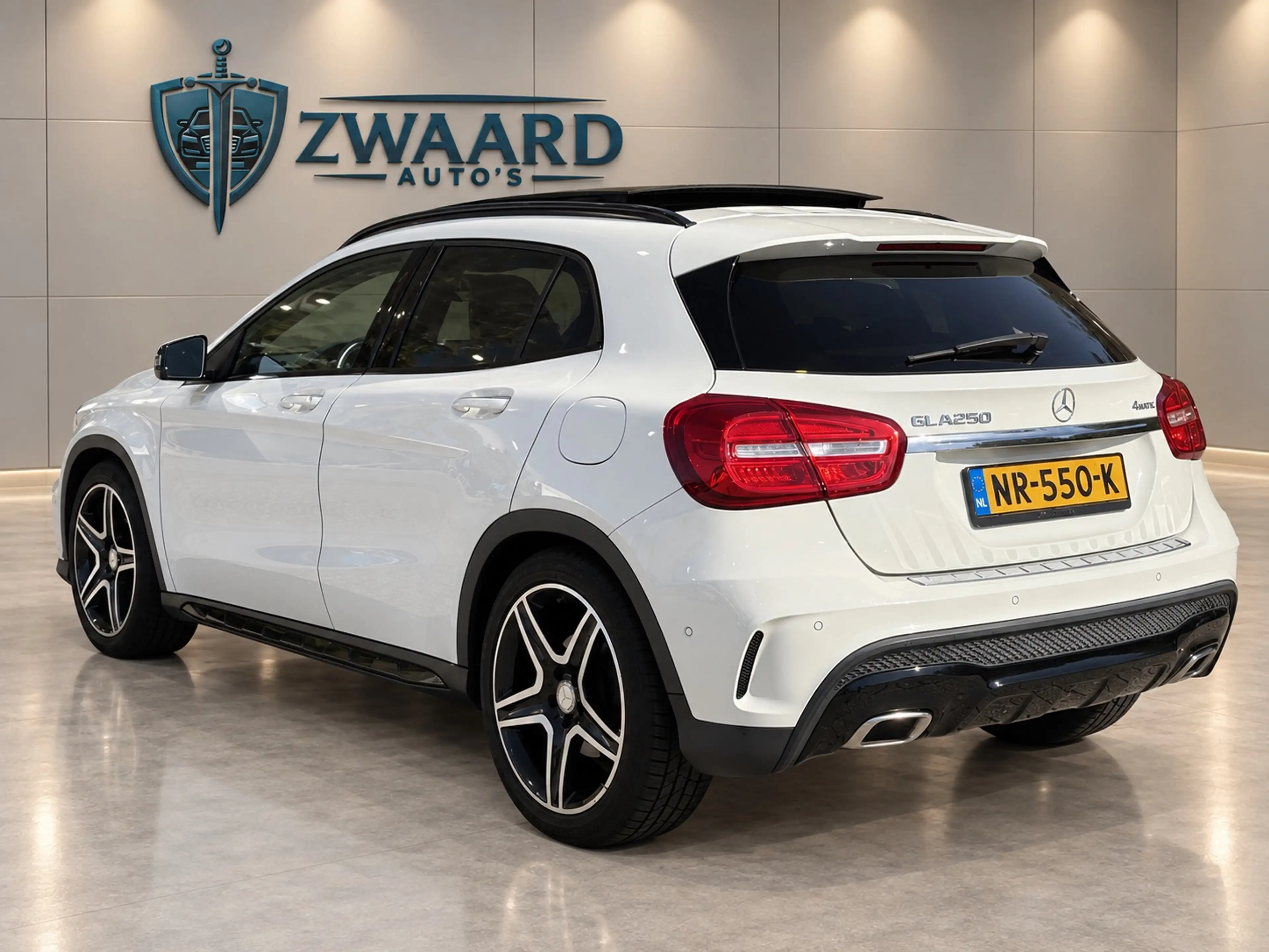 Mercedes-Benz GLA 250 4Matic Prestige AMG l Panoramadak l Camera l Clima — photo 4