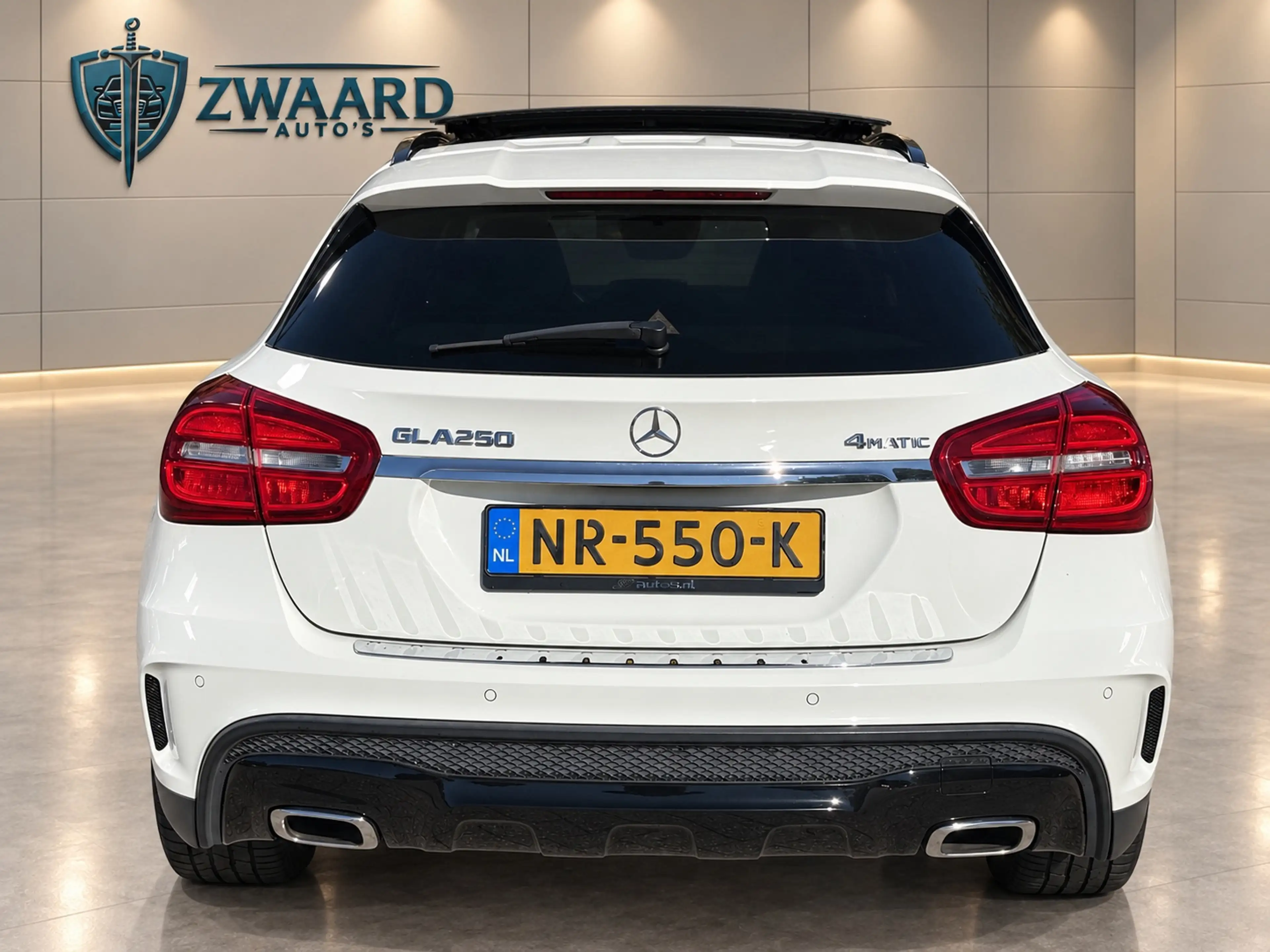 Mercedes-Benz GLA 250 4Matic Prestige AMG l Panoramadak l Camera l Clima — photo 12