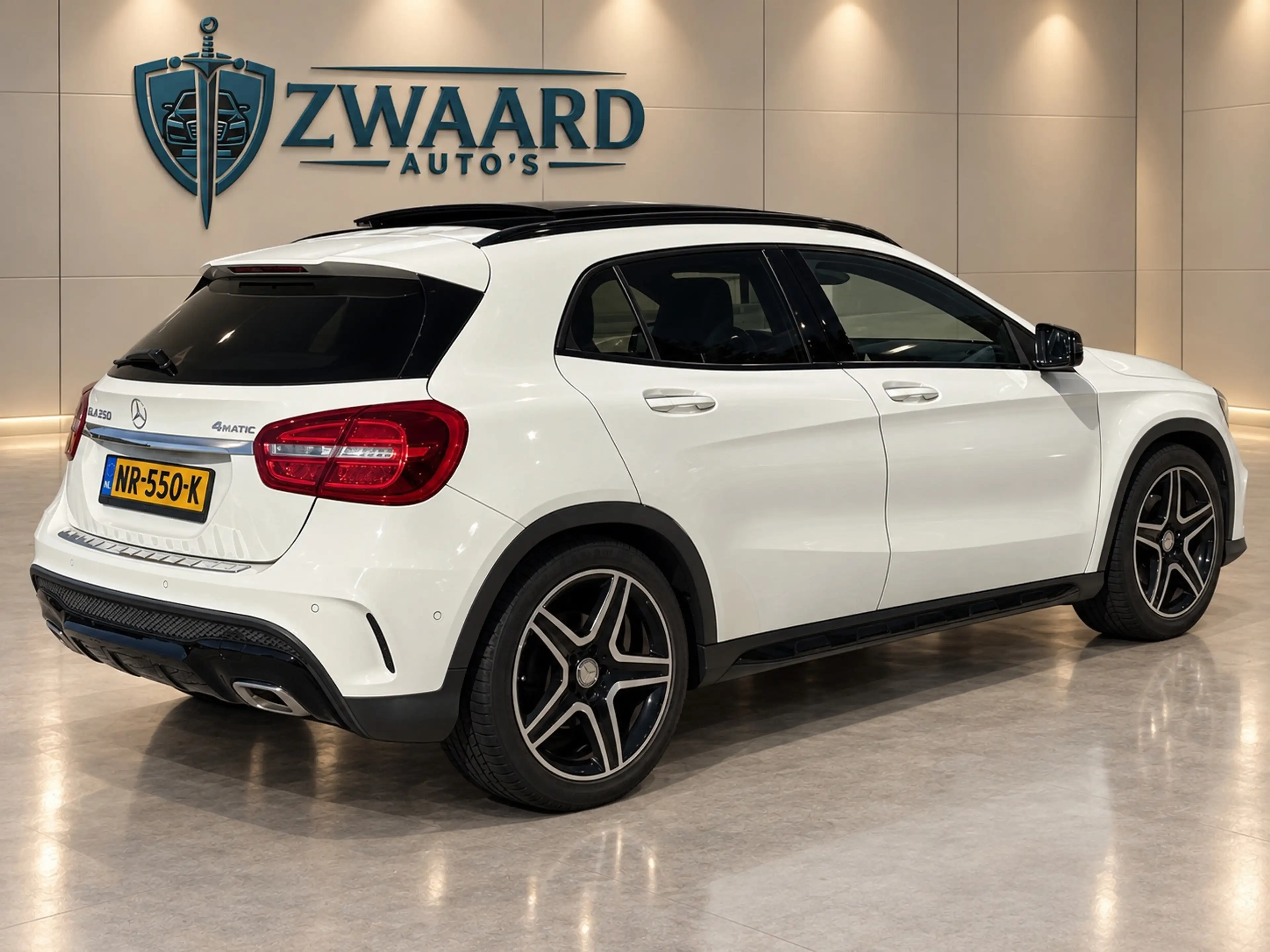 Mercedes-Benz GLA 250 4Matic Prestige AMG l Panoramadak l Camera l Clima — photo 10