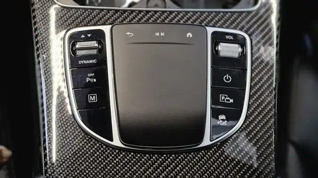 Mercedes-Benz GLC view 30