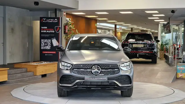 Mercedes-Benz GLC view 2