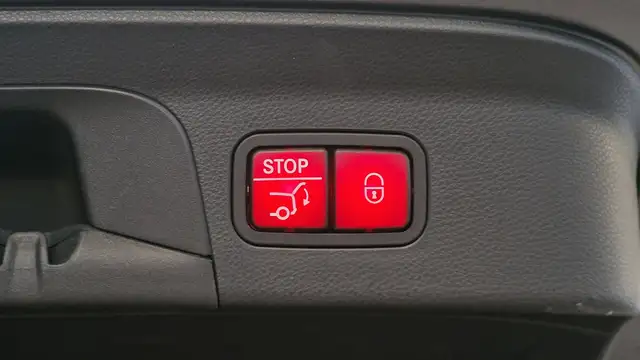 Mercedes-Benz GLC view 18
