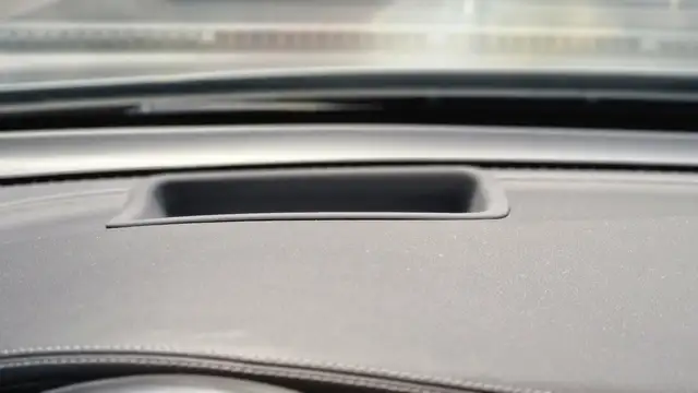 Mercedes-Benz GLC view 24