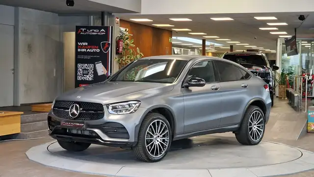 Mercedes-Benz GLC view 3