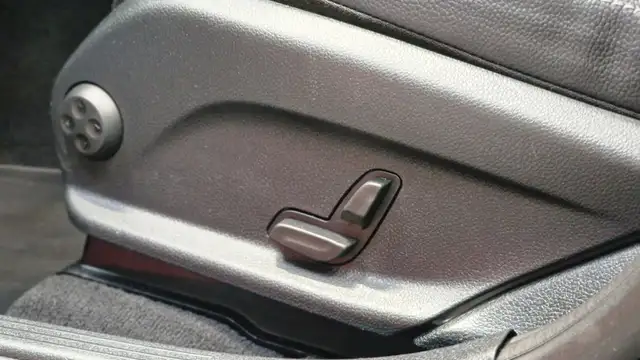 Mercedes-Benz GLC view 28