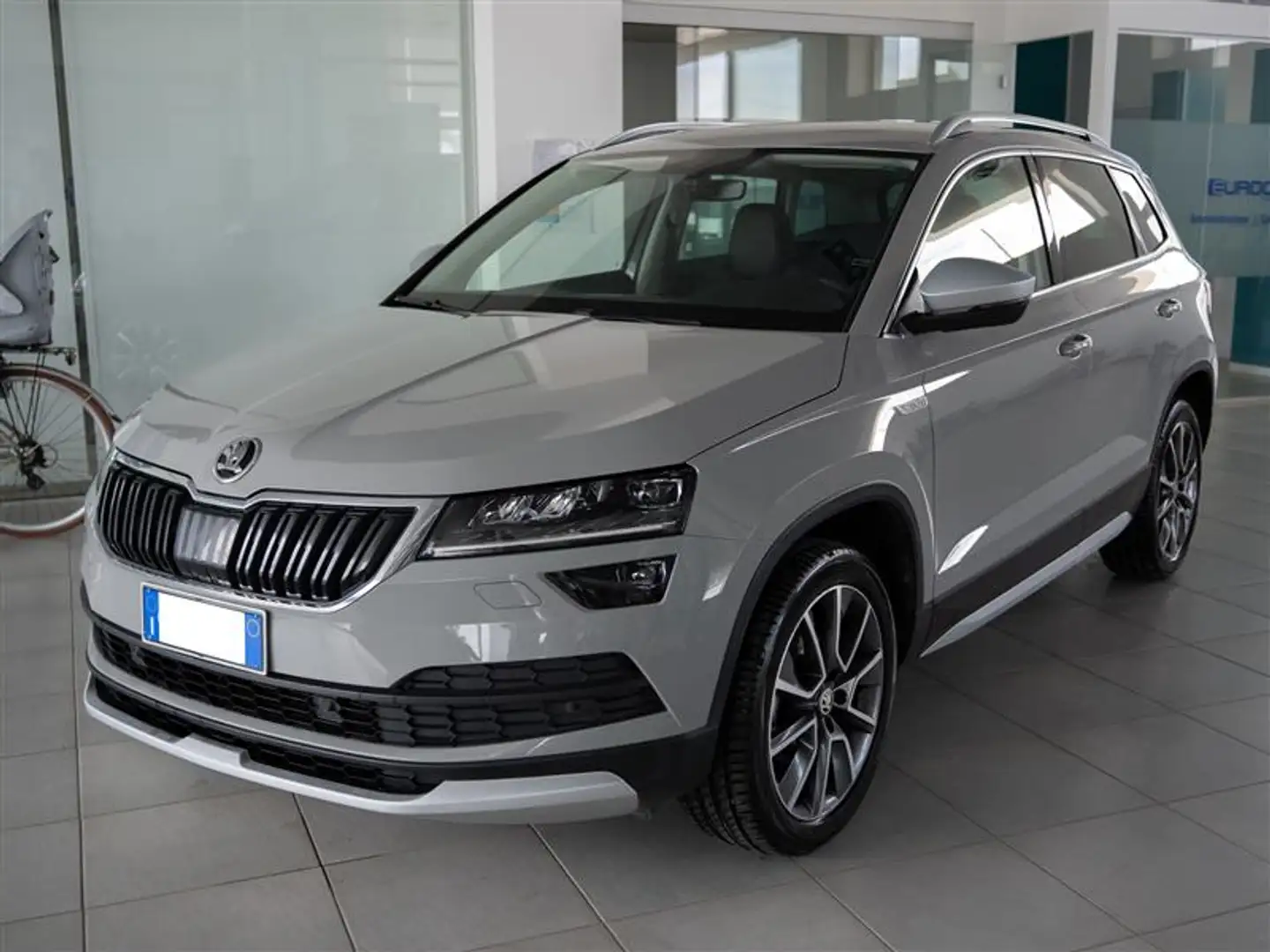 Skoda Karoq Scout 150Cv 36 mesi garanzia Bleu - 1