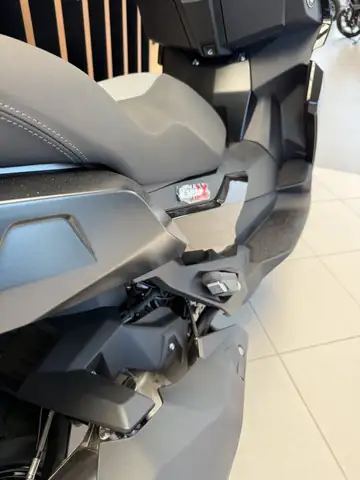 BMW C 400 X view 7