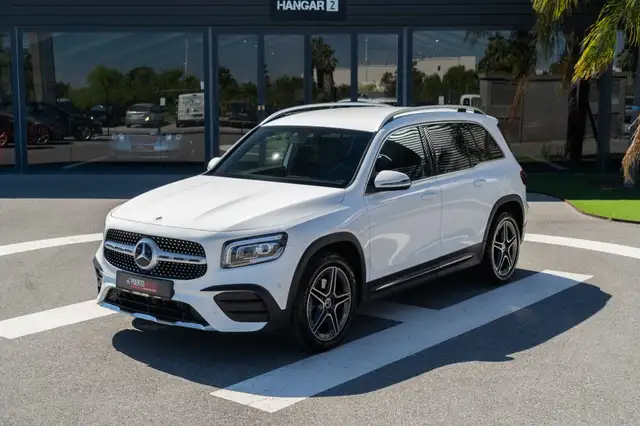 Mercedes-Benz GLB view 3
