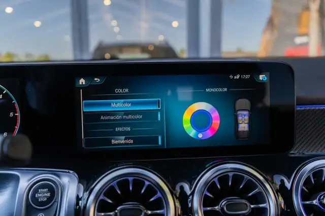 Mercedes-Benz GLB view 14