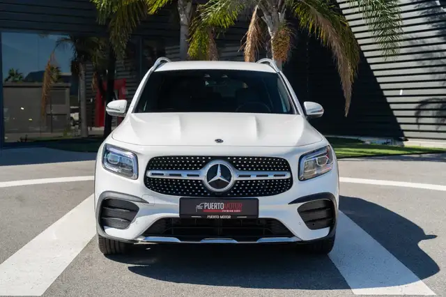 Mercedes-Benz GLB view 2