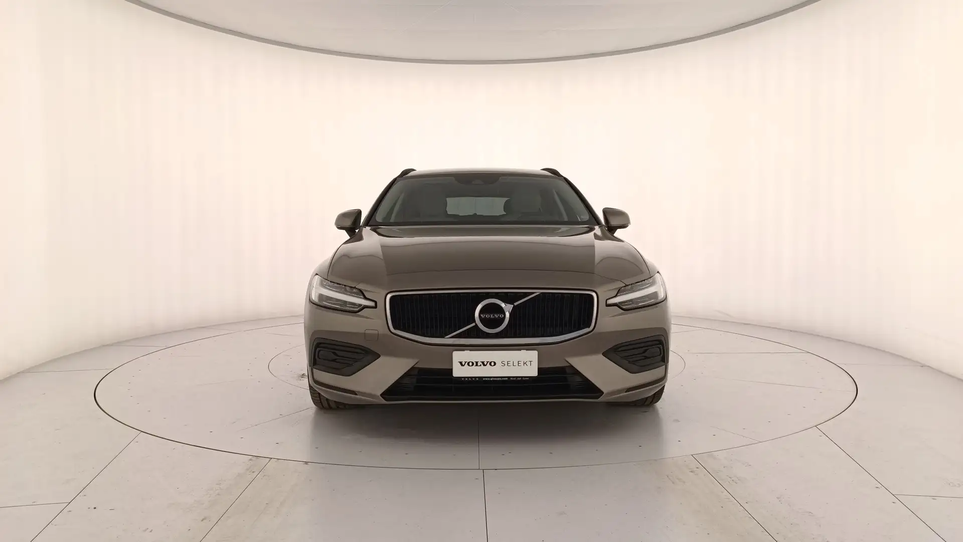 Volvo V60 2.0 b4 Inscription auto Argento - 2