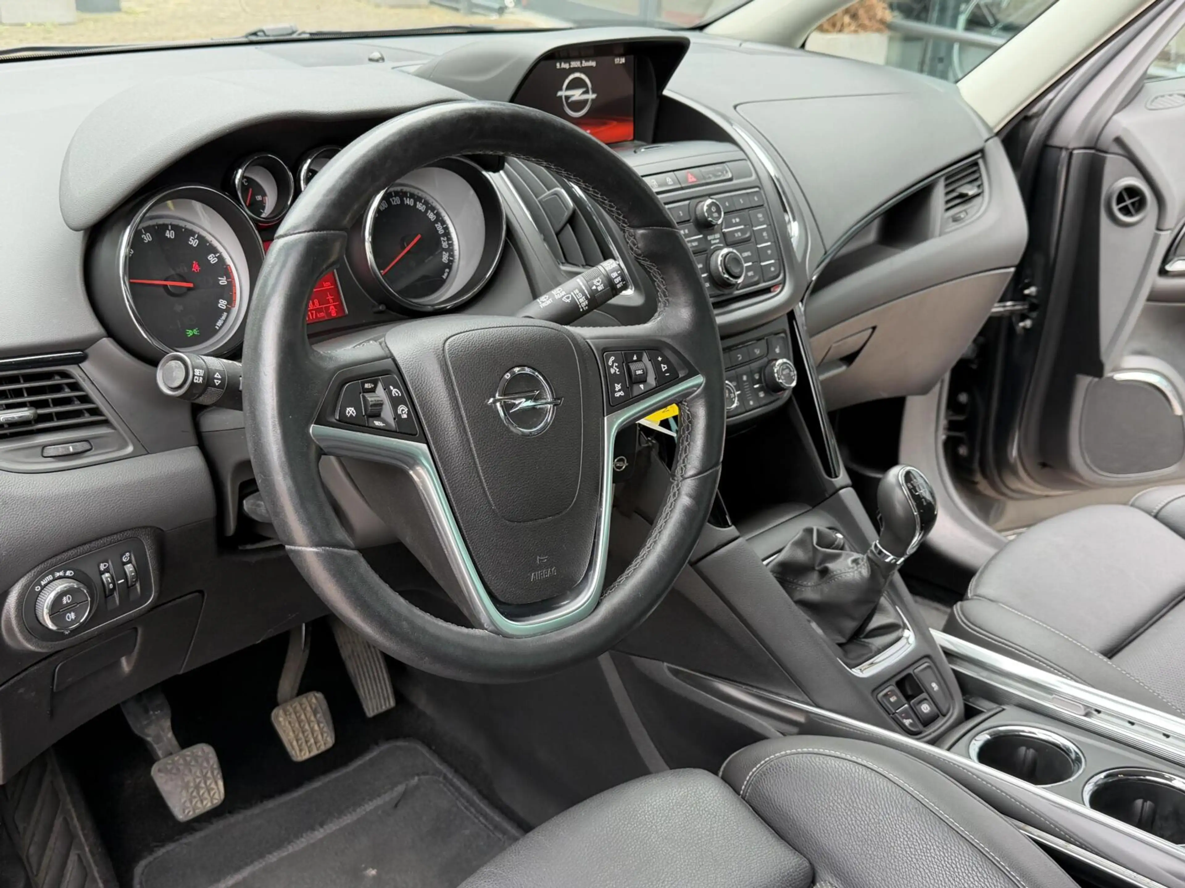 Opel Zafira Tourer 1.6 Blitz 2016 Leder Navi 1e eigenaar — photo 32
