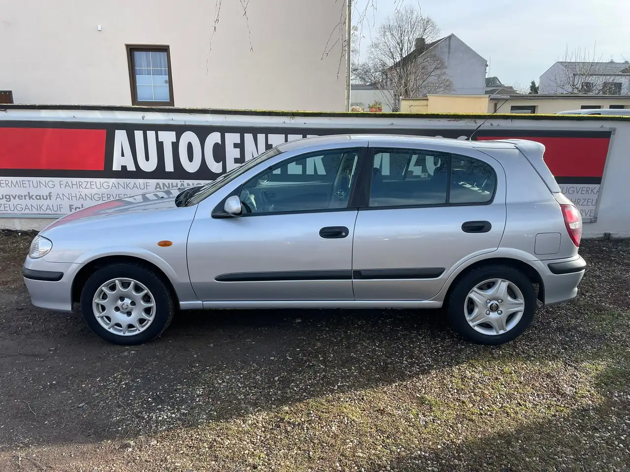 Nissan Almera
