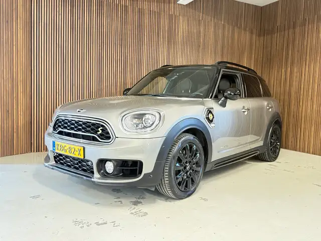 MINI Cooper SE Countryman Mini 1.5 ALL4 Chili - HUD - Pano dak - Keyless
