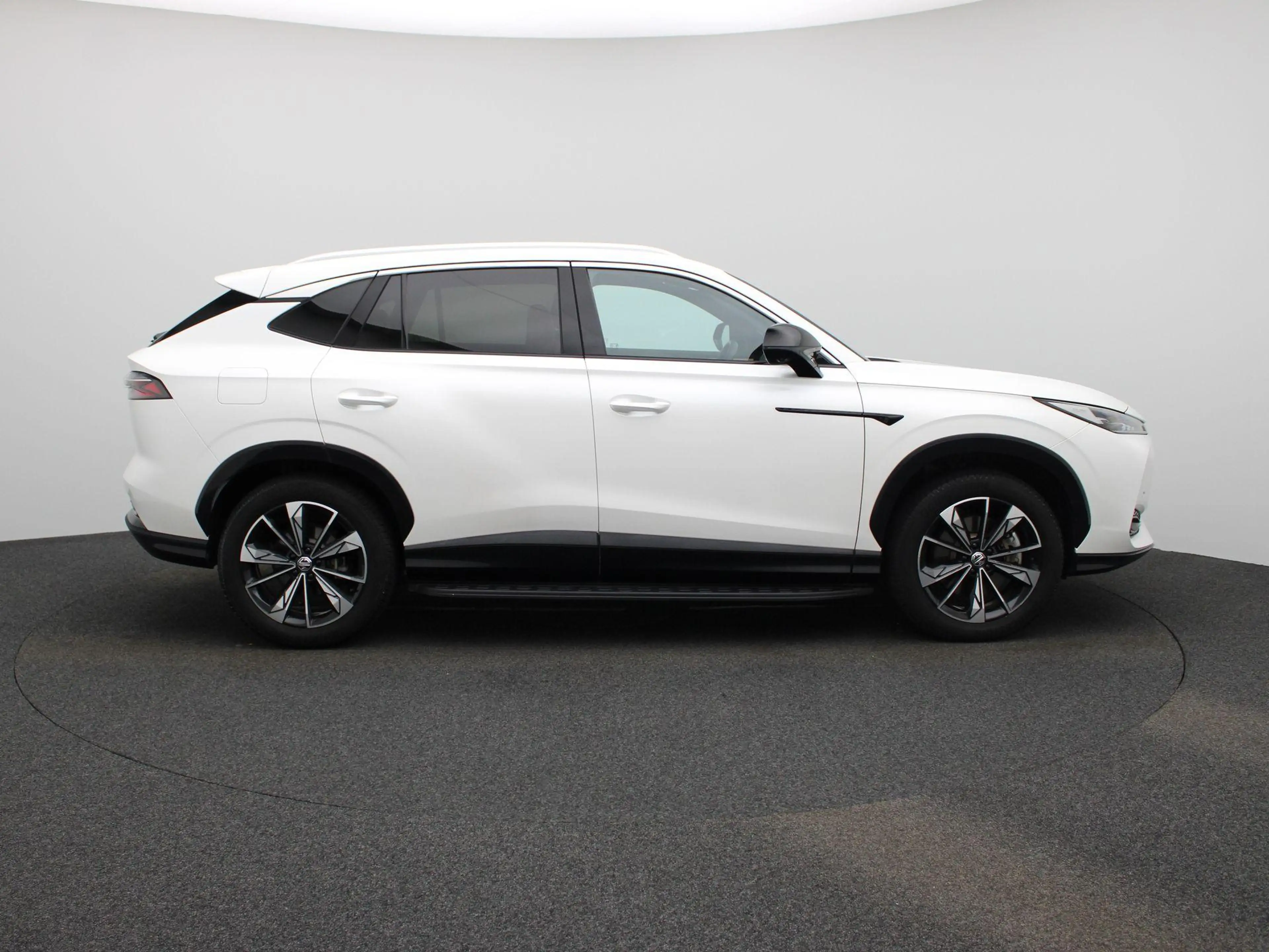 MG HS MG PHEV 1.5 Luxury — photo 6