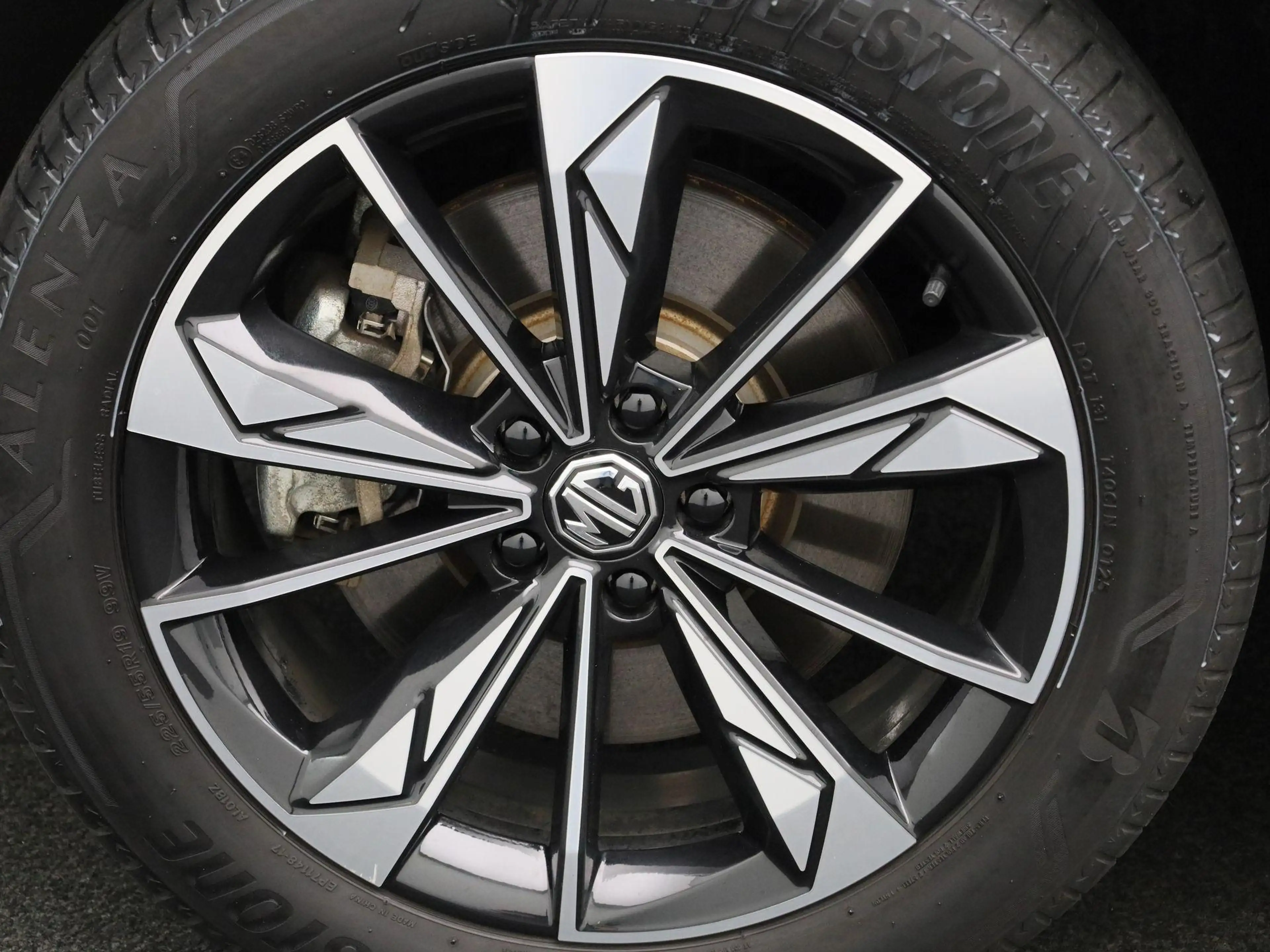 MG HS MG PHEV 1.5 Luxury — photo 15