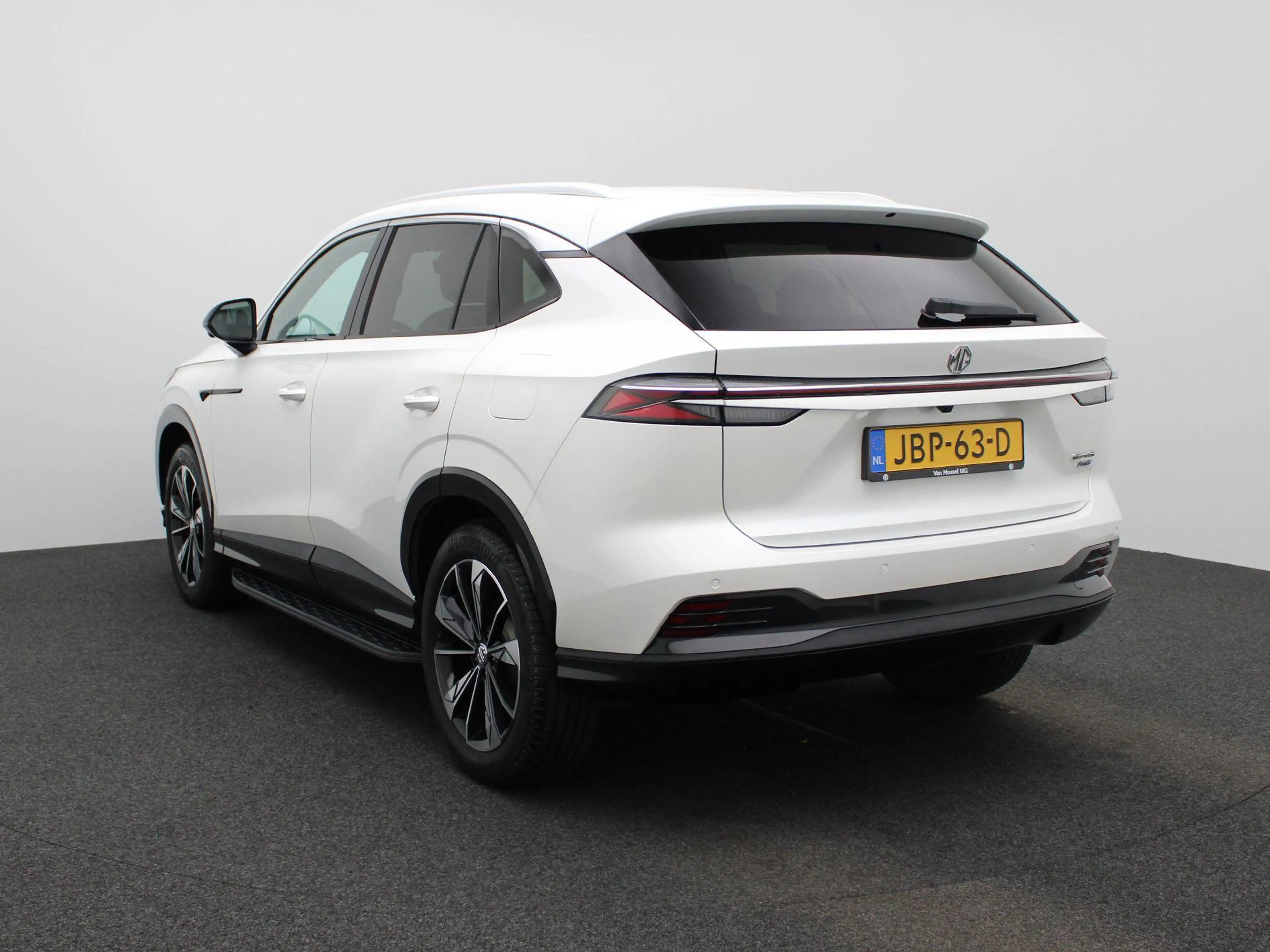 MG HS MG PHEV 1.5 Luxury — photo 2