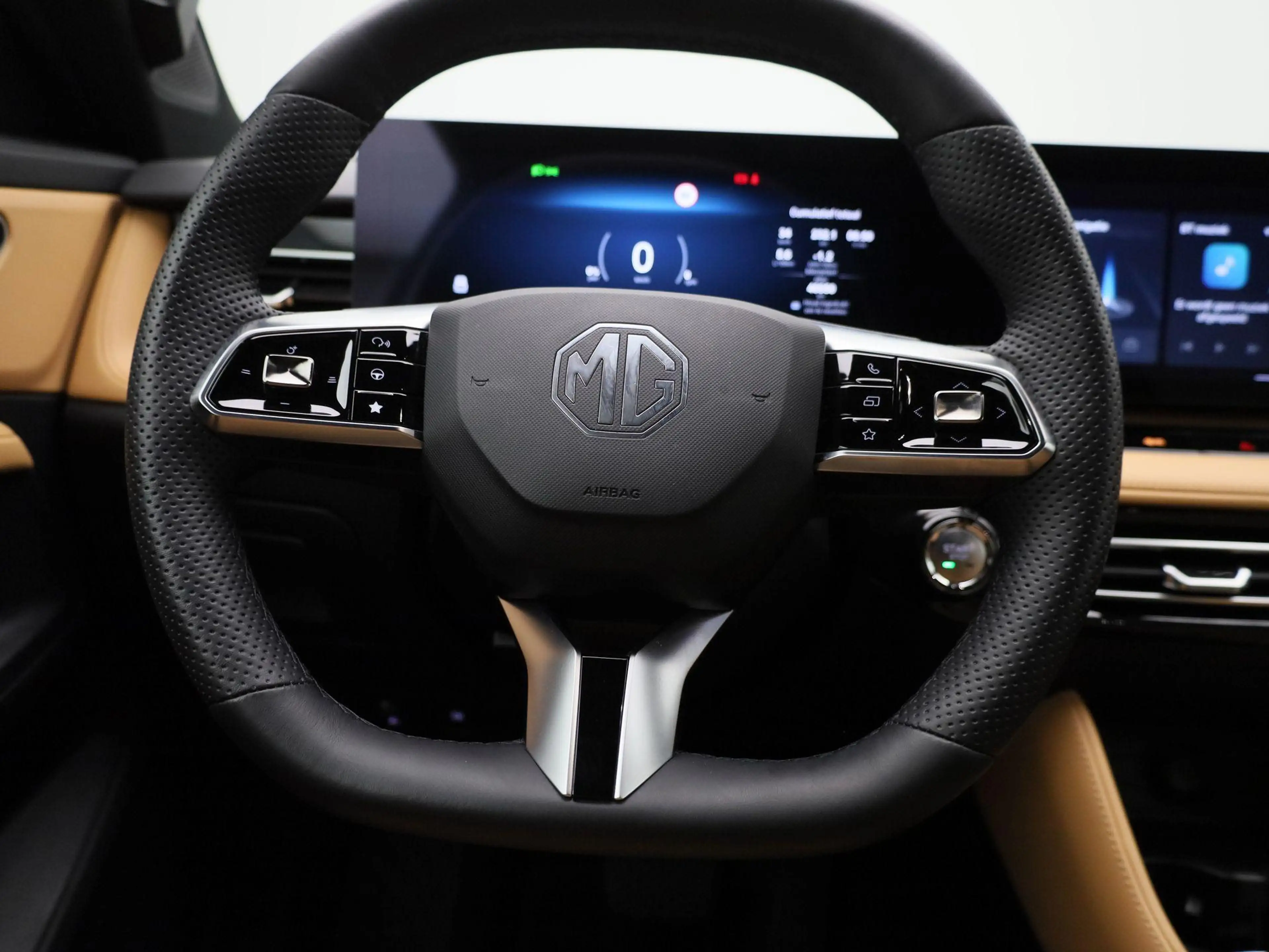 MG HS MG PHEV 1.5 Luxury — photo 7