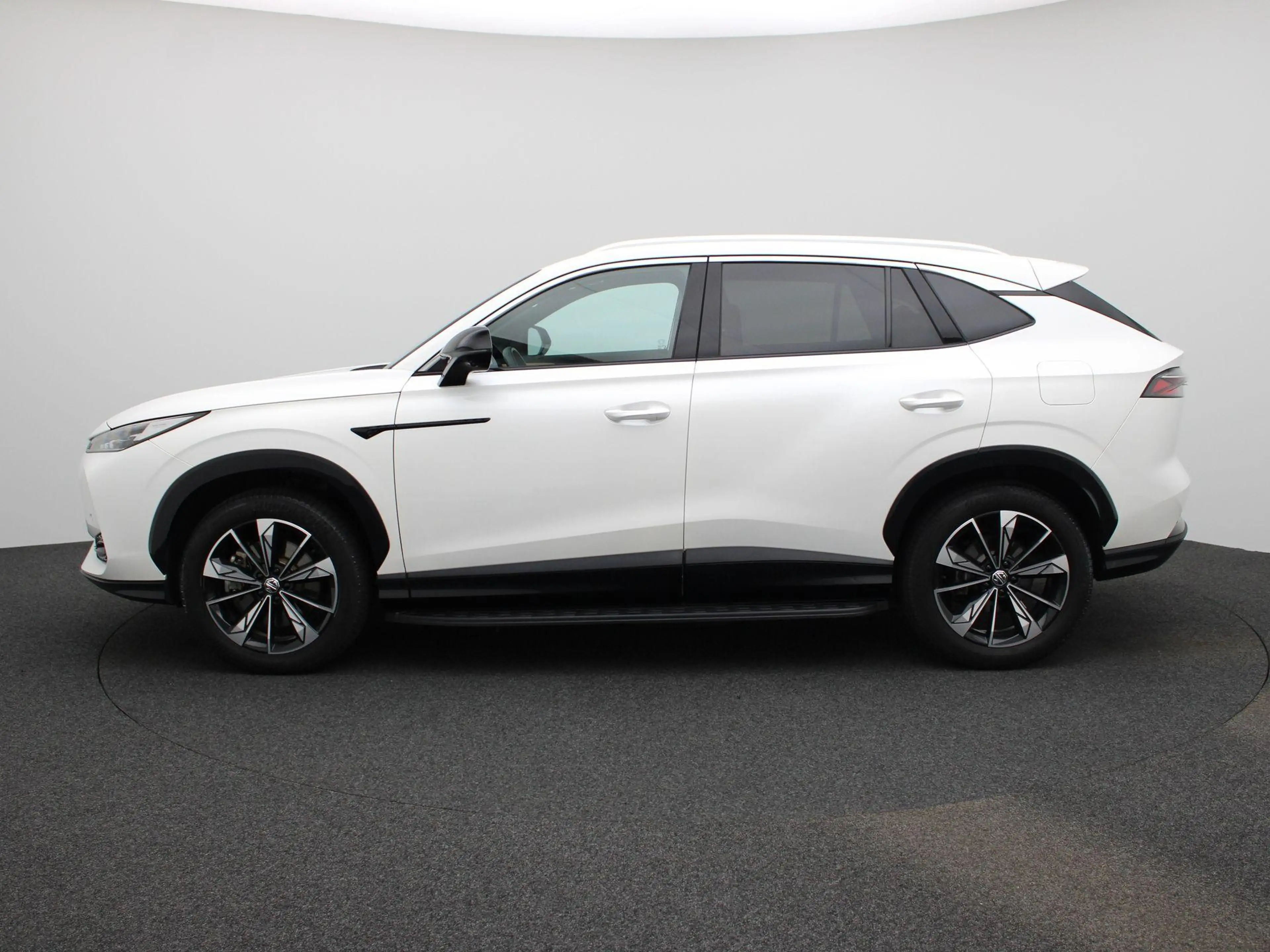 MG HS MG PHEV 1.5 Luxury — photo 4