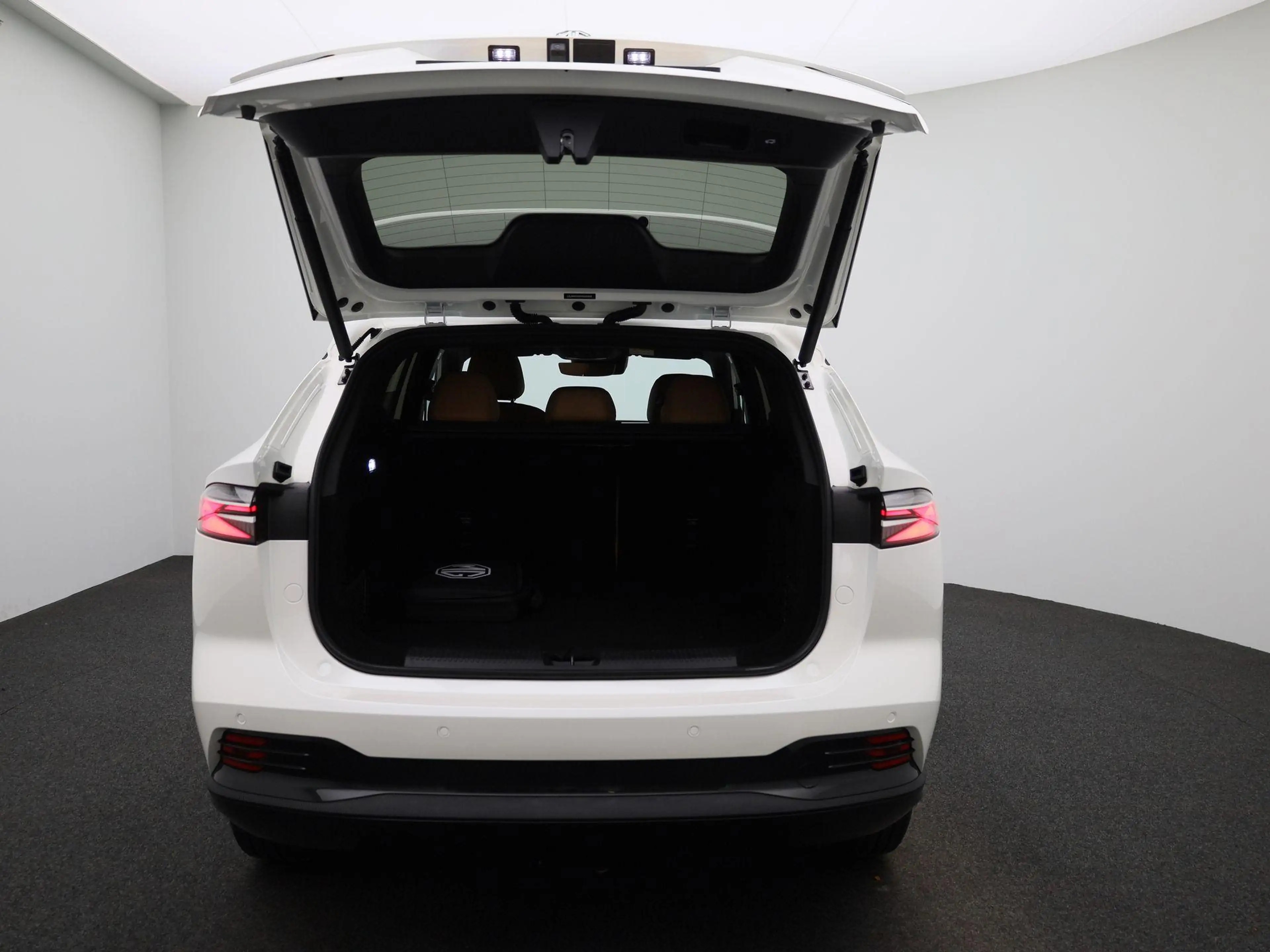 MG HS MG PHEV 1.5 Luxury — photo 11