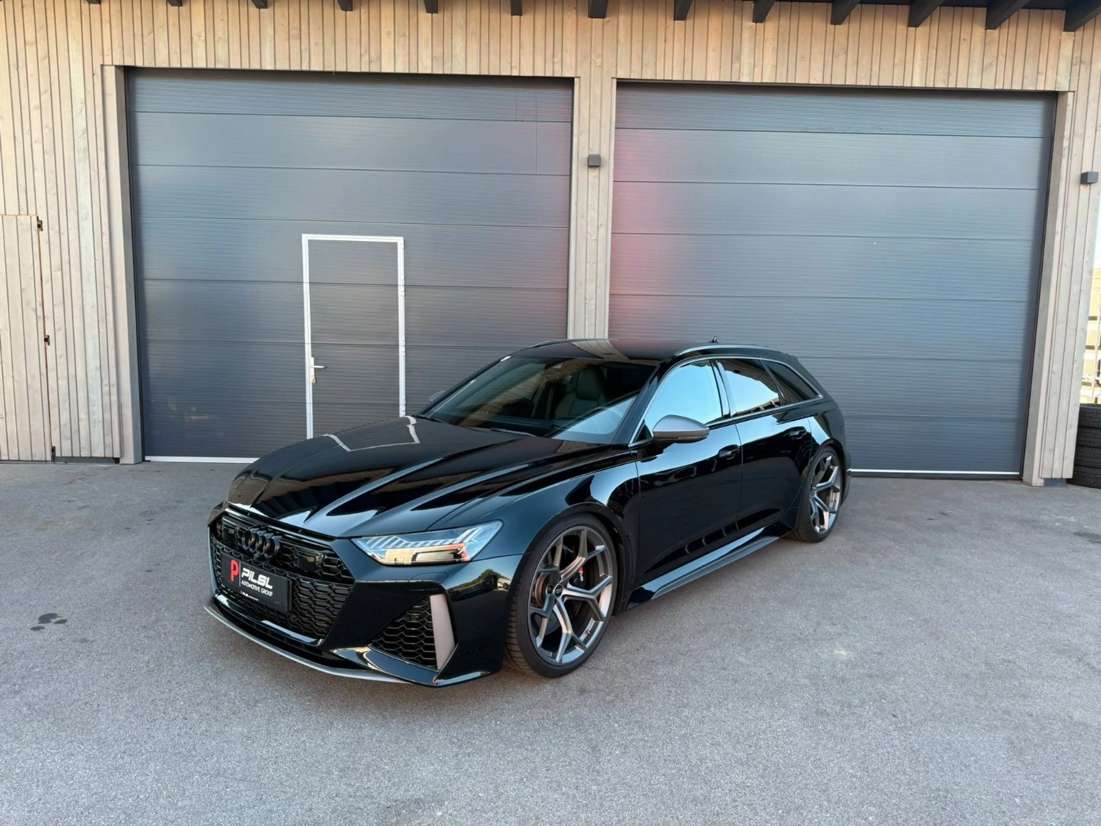 Audi RS6 quattro performance *Luft *MwSt. *Pano *B&O