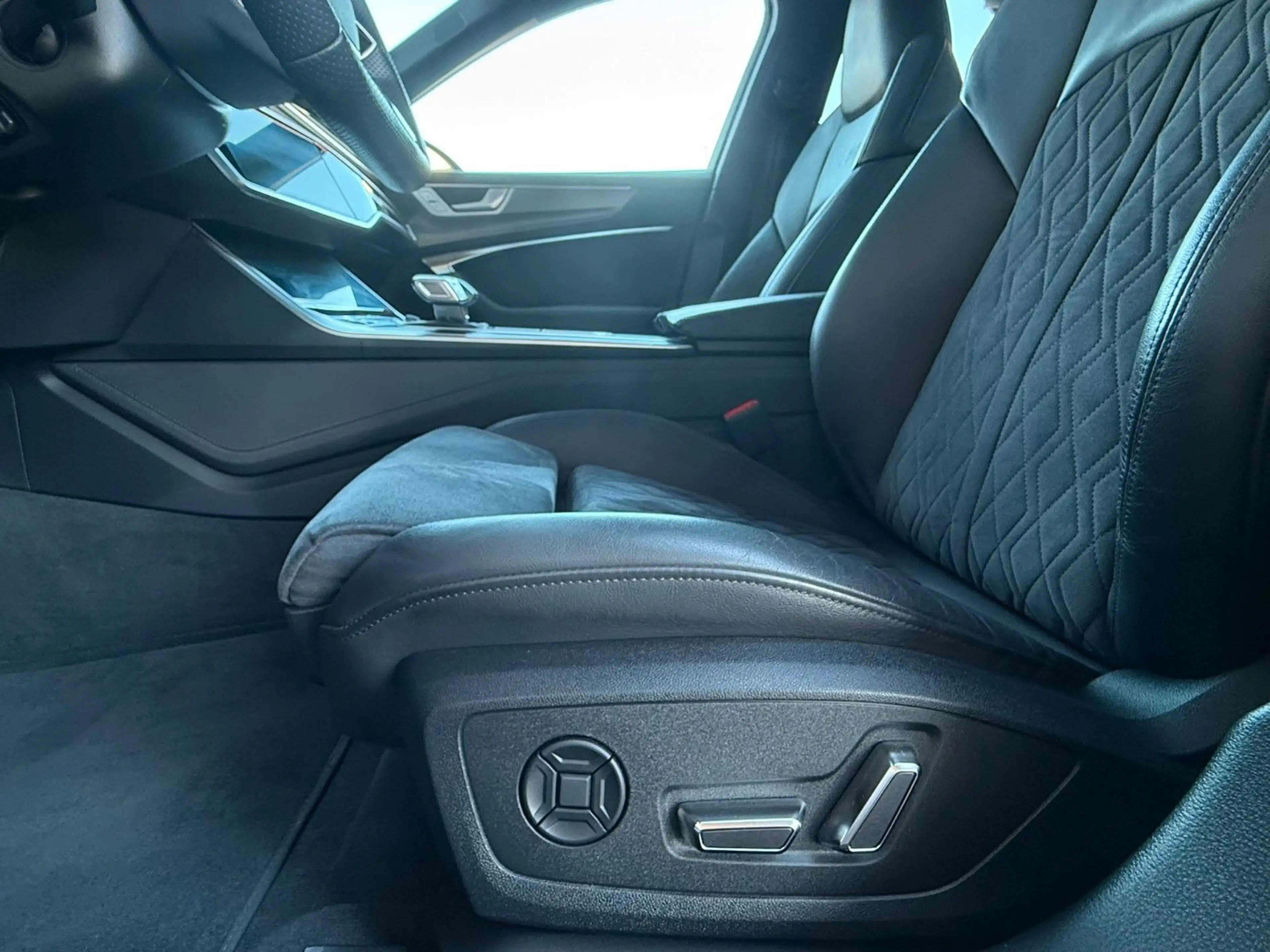 Audi RS6 quattro performance *Luft *MwSt. *Pano *B&O — photo 24