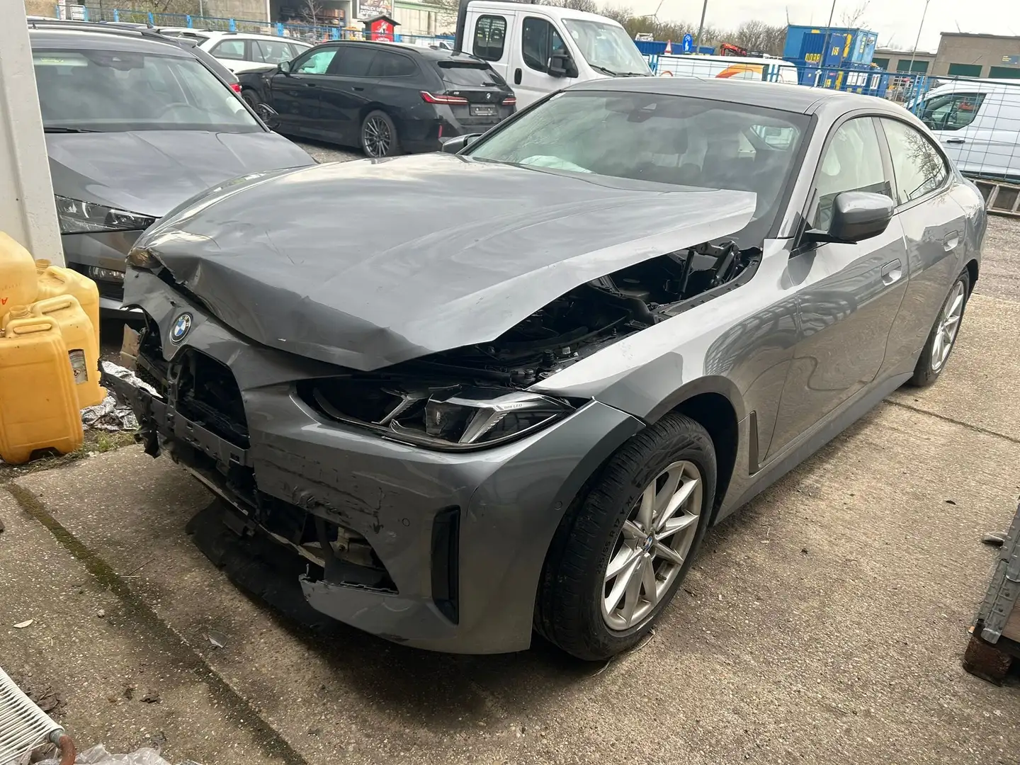 BMW i4 40 eDrive Grau - 1