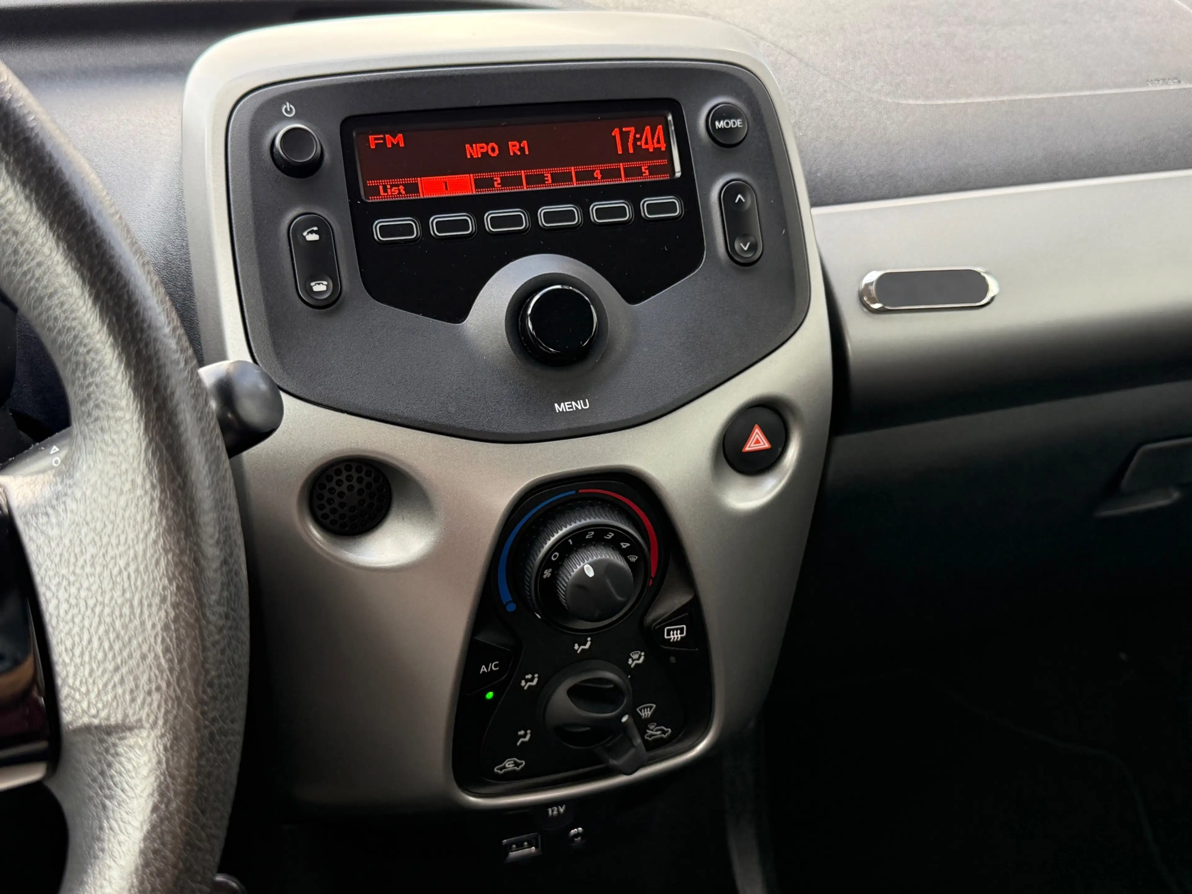 Peugeot 108 1.0 e-VTi Active| CARPLAY| NAP| — photo 4