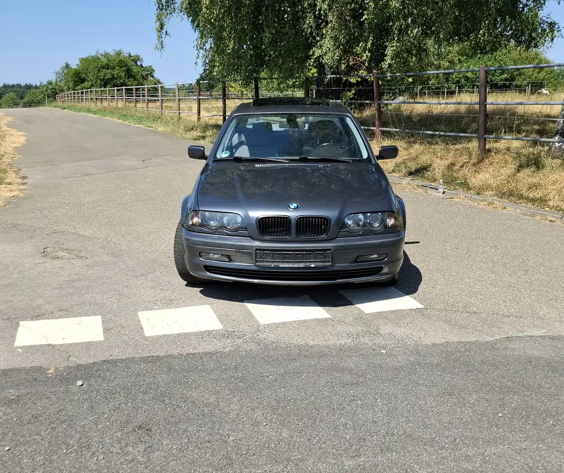BMW 320i Limo SHZ/Klima/Alu/SHD/int. Kindersitz Fond, foto 2