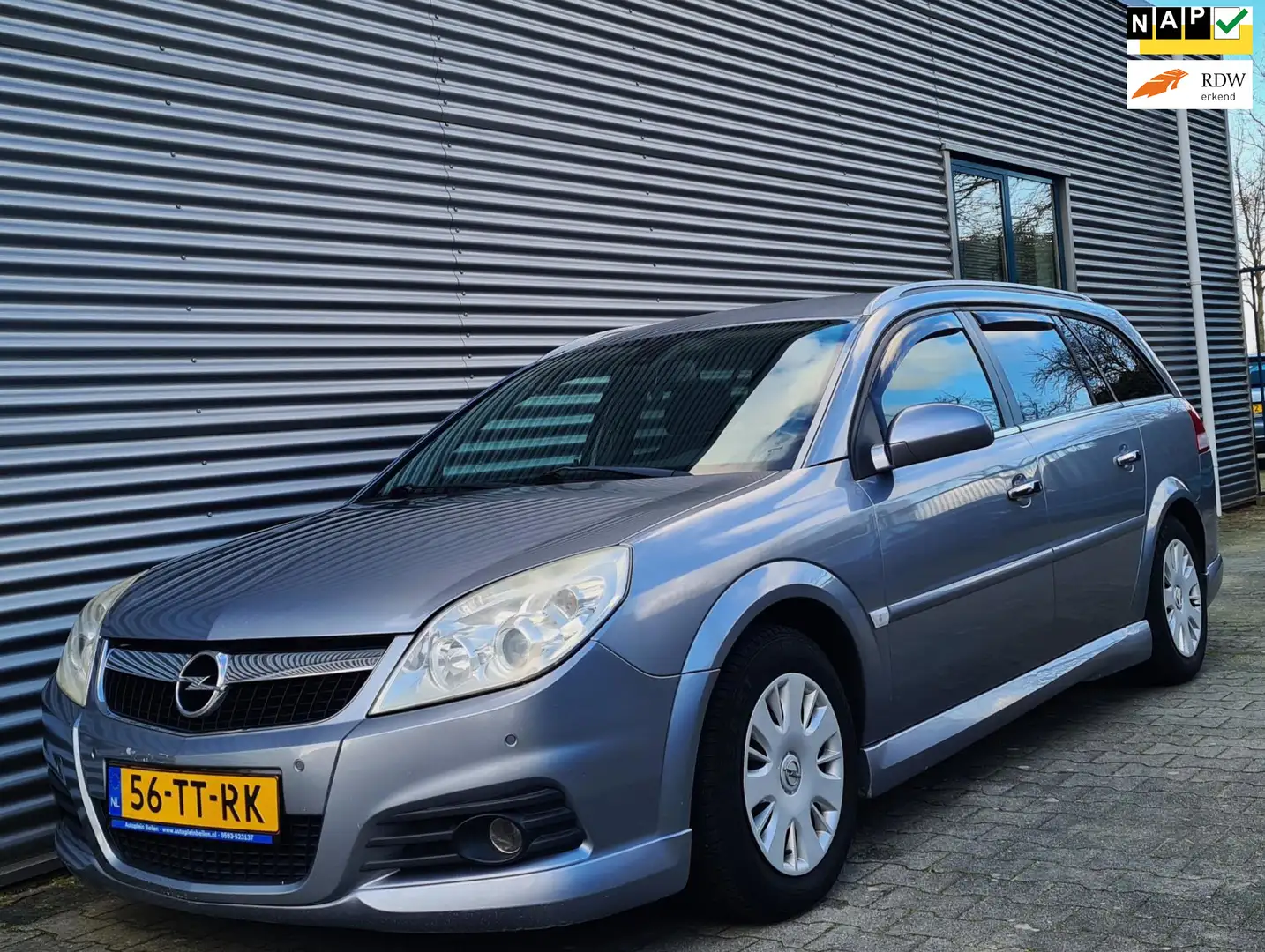 Opel Vectra Wagon 2.2-16V Executive 01-2007 Grijs Metallic Gris - 1