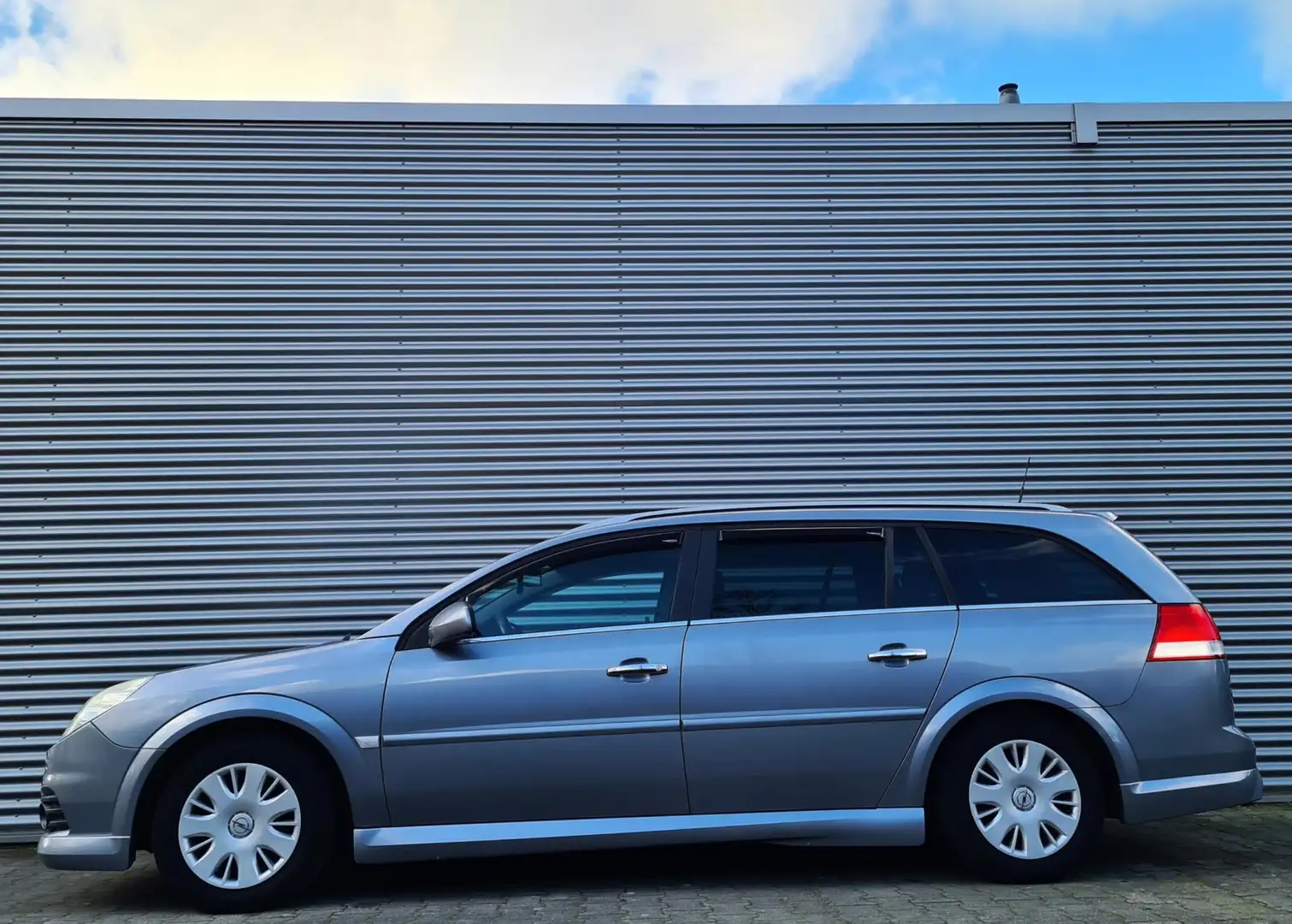 Opel Vectra Wagon 2.2-16V Executive 01-2007 Grijs Metallic Gris - 2
