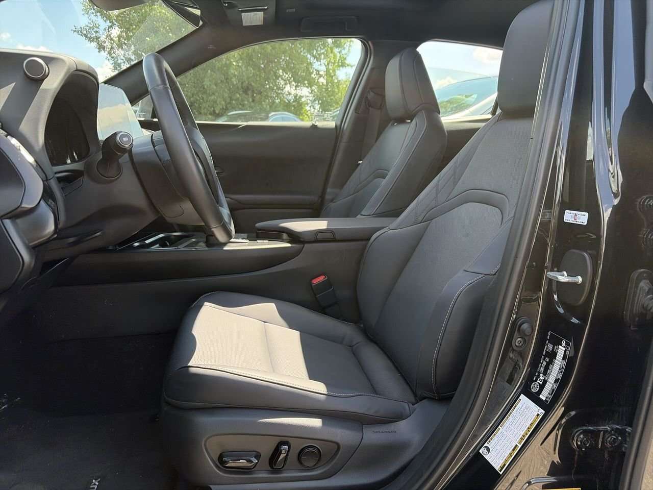 2025 Lexus UX UX 300h Premium / Cuir / Toit ouvrant / Camera — снимка 1