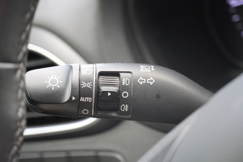 Hyundai i30 1.0 T-GDI Trend Navi Tempomat Kamera PDC USB — photo 14