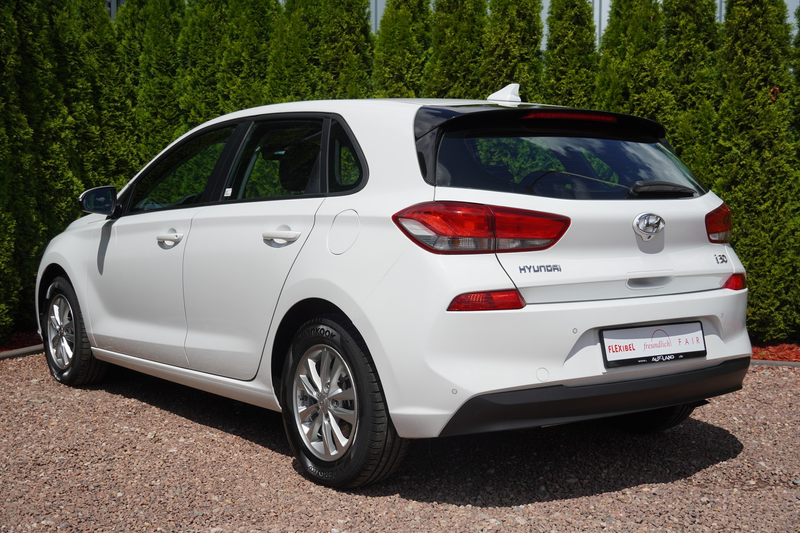 Hyundai i30 1.0 T-GDI Trend Navi Tempomat Kamera PDC USB — photo 3