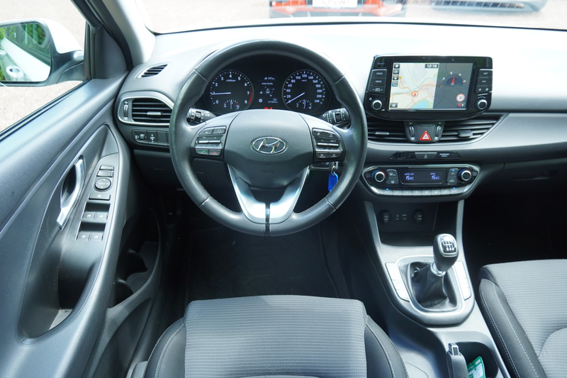 Hyundai i30 1.0 T-GDI Trend Navi Tempomat Kamera PDC USB — photo 9