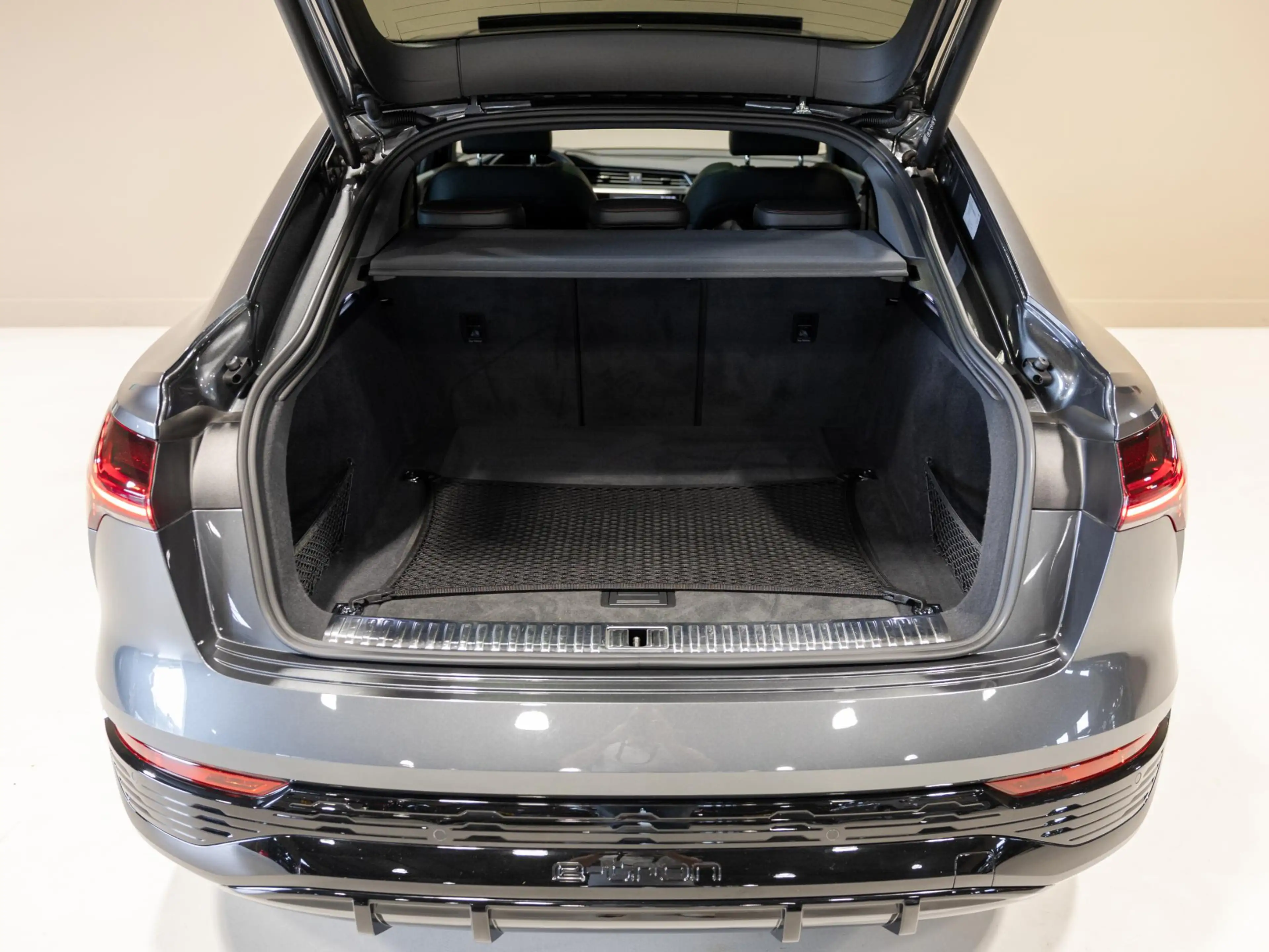 Audi Q8 e-tron Sportback 50 quattro S-Line Edition 95 kWh SOH 90% — photo 17